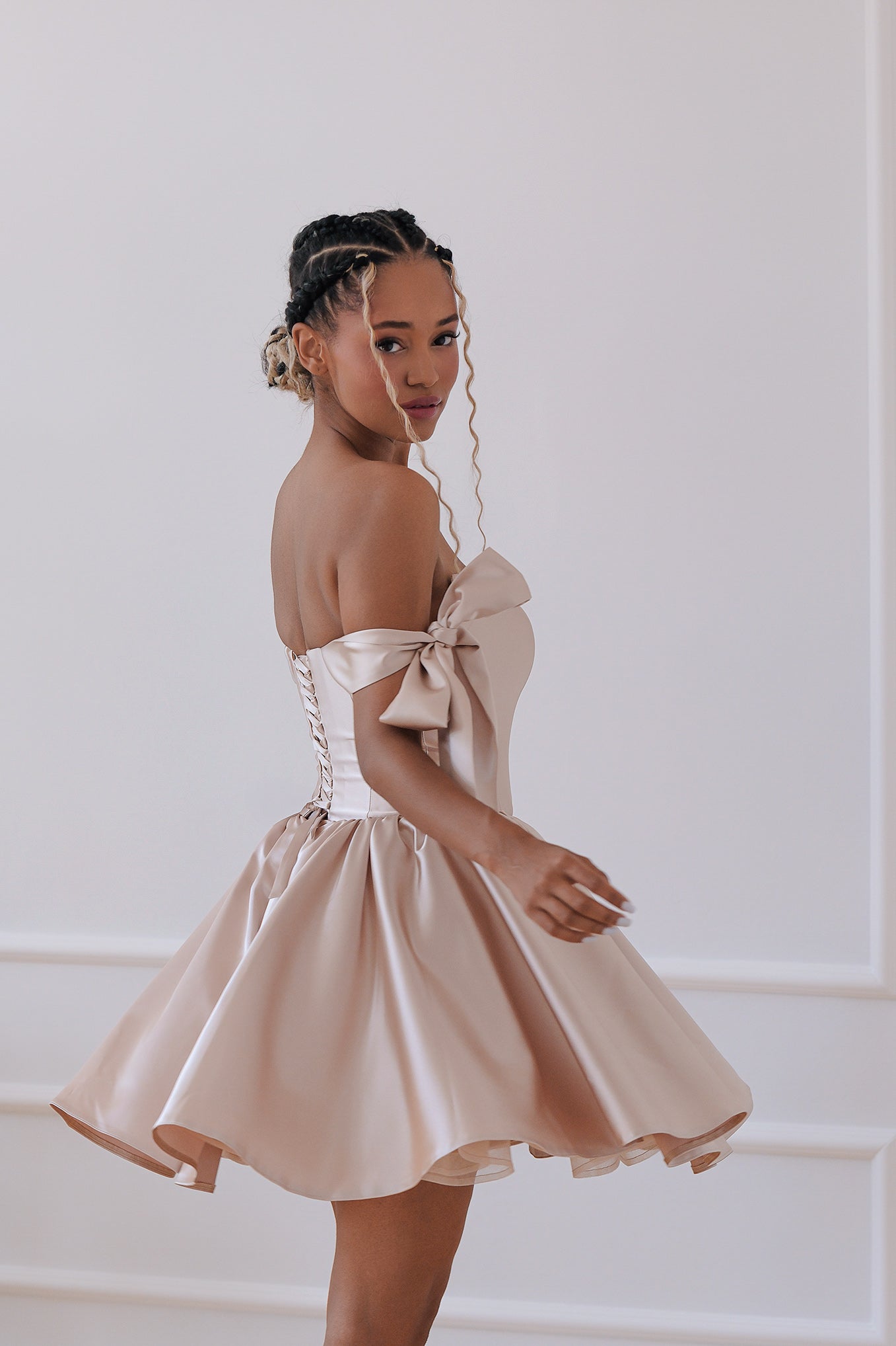 Рокля: Beige Blossom