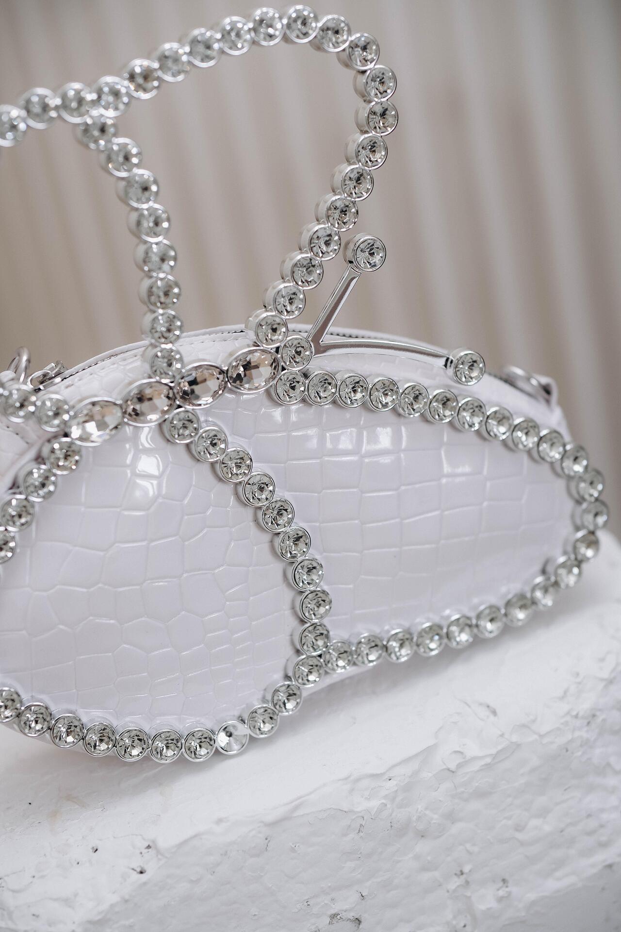 Bag with an interesting design in white: Merana