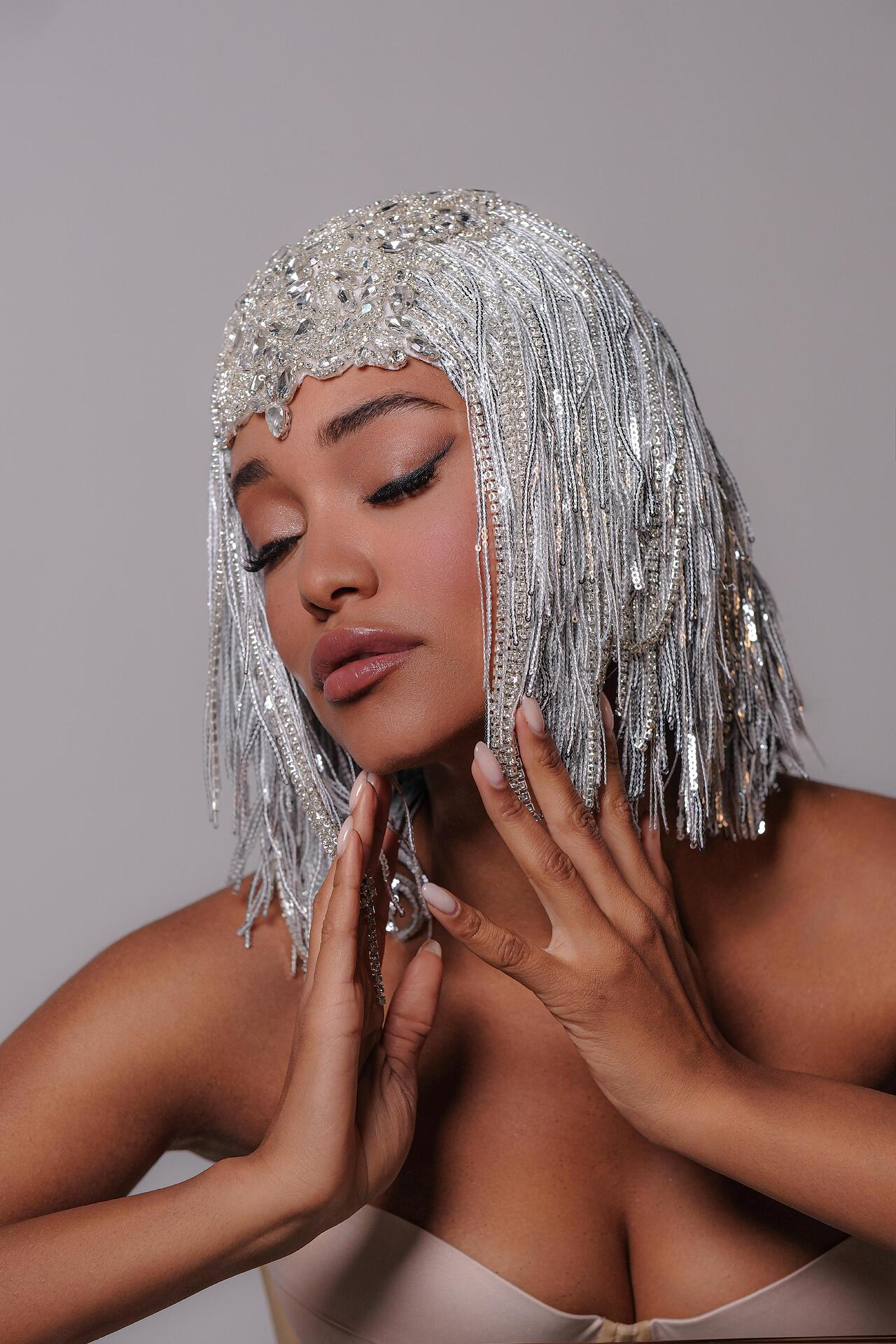 Silver crystal wig: Fabulous