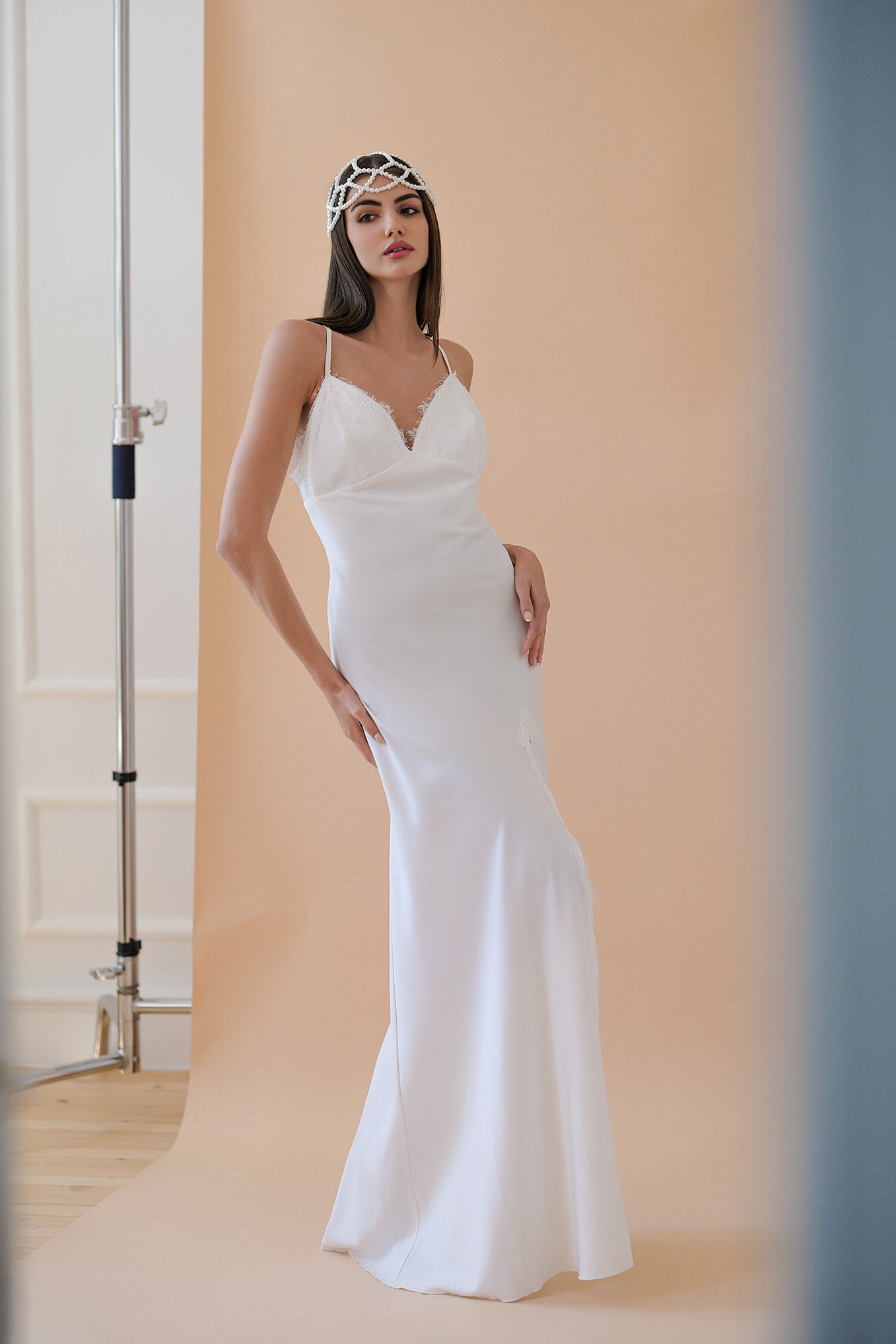 White dress with lace: White Night 