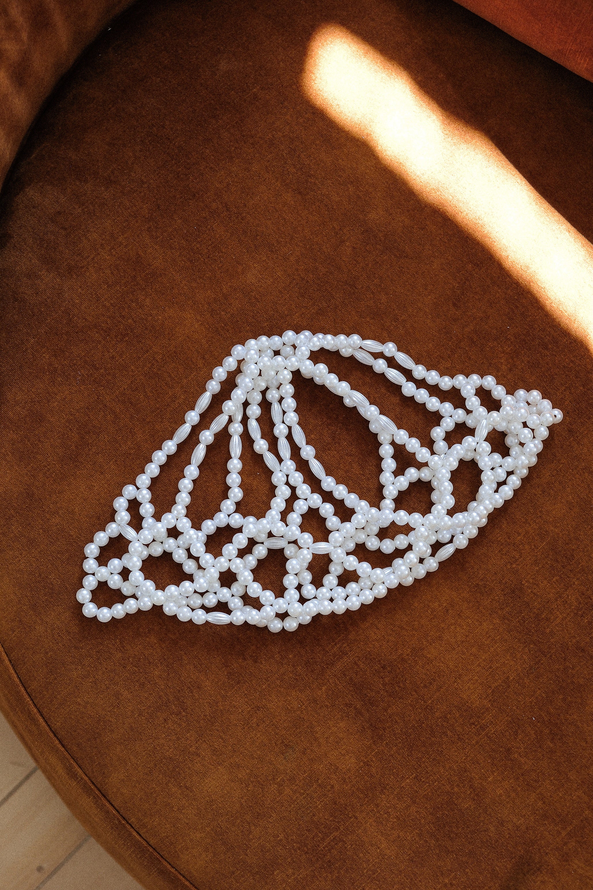 Hair accessory in white: Sylvaine