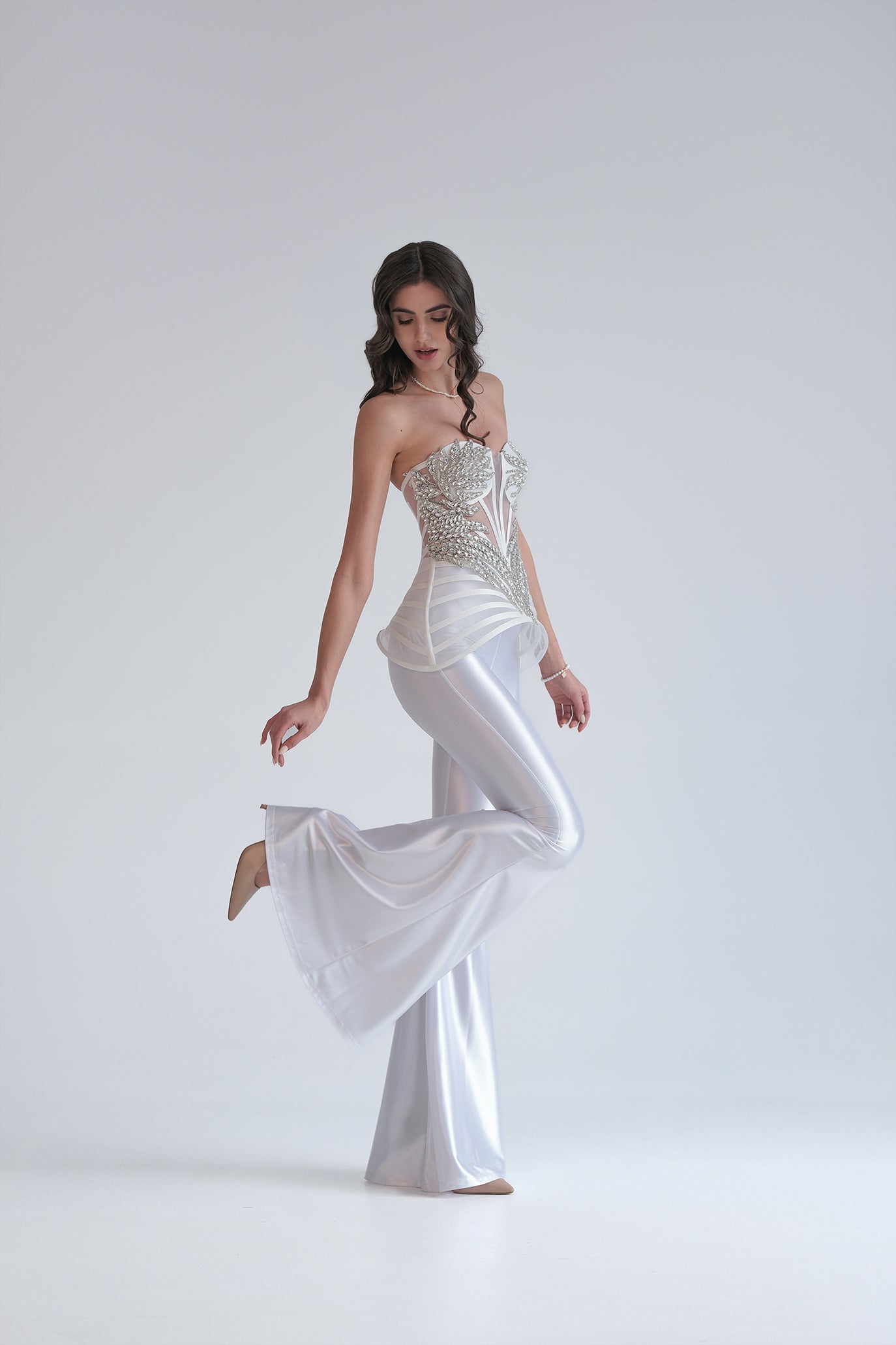 Корсет в бяло: Plams