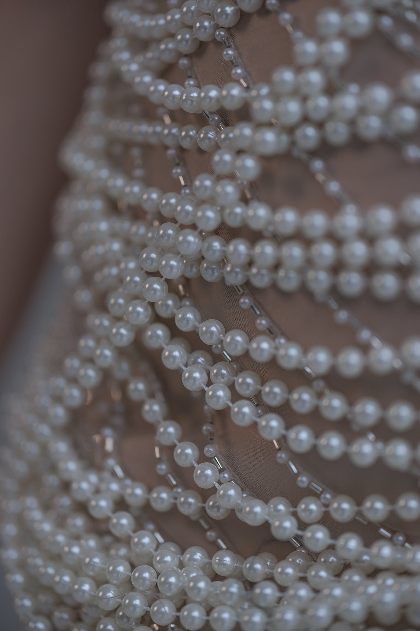 Ръчно изработена мини рокля с перли: Marea