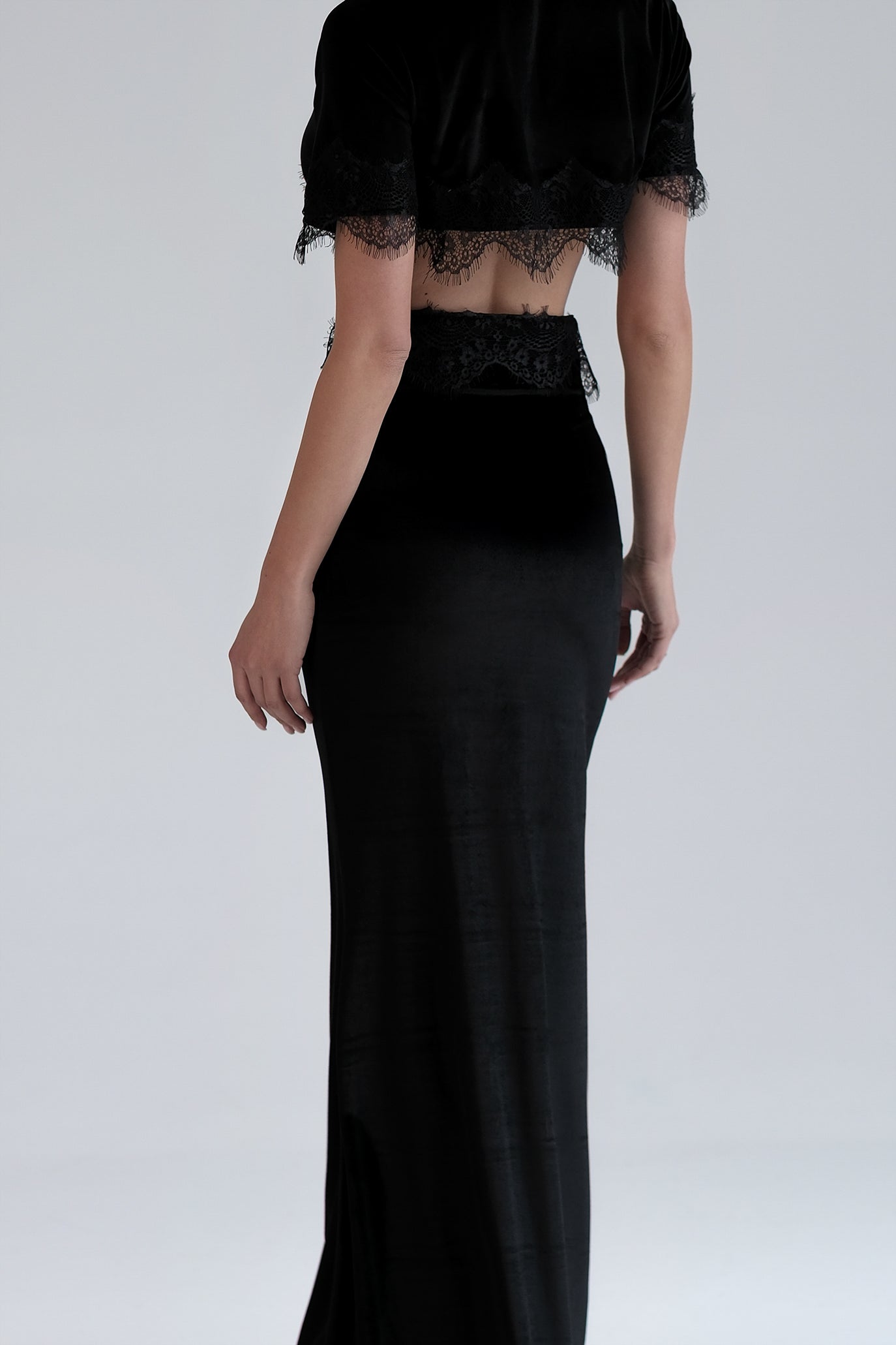 Пола с акценти от дантела: Jade