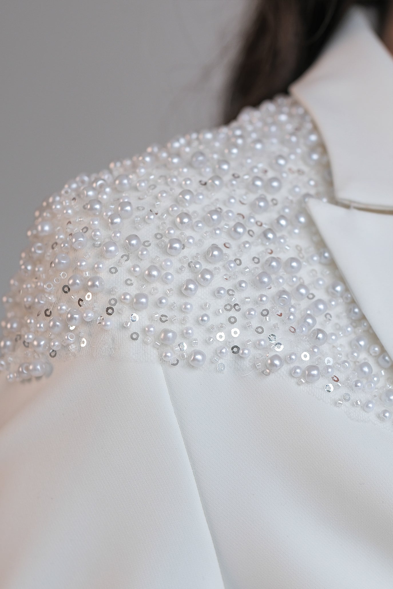 Сако с блестящи елементи в бяло: Selenes