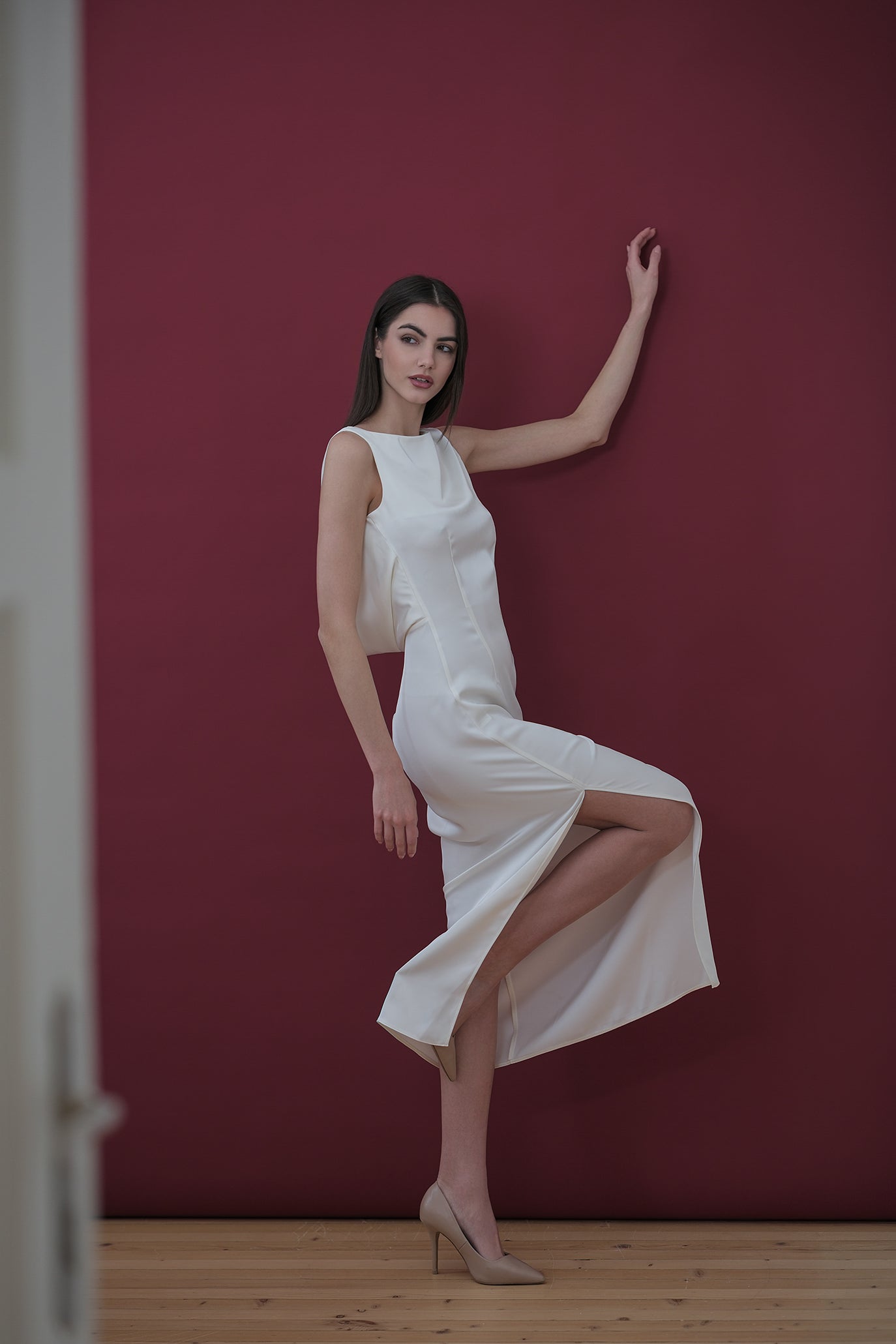 Дълга елегантна рокля в бяло: Sena