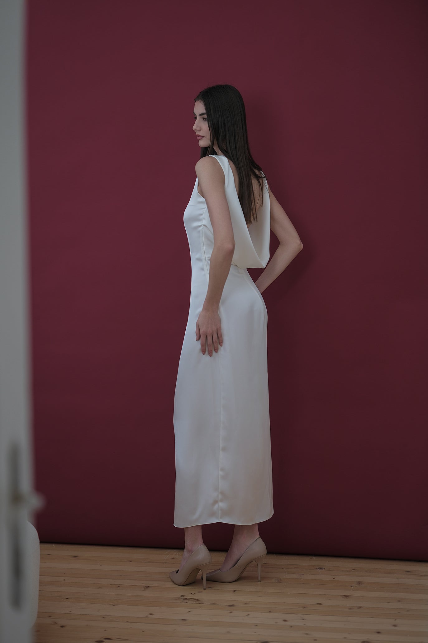 Дълга елегантна рокля в бяло: Sena