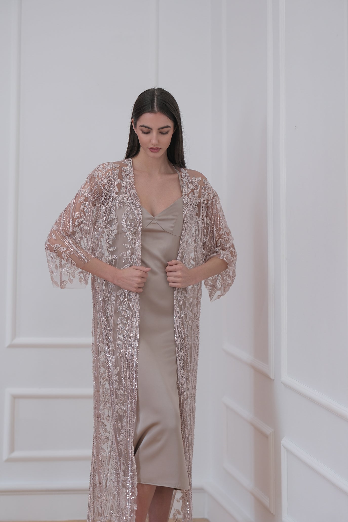 Ръчно изработена жилетка в цвят капучино: Luxury Eve