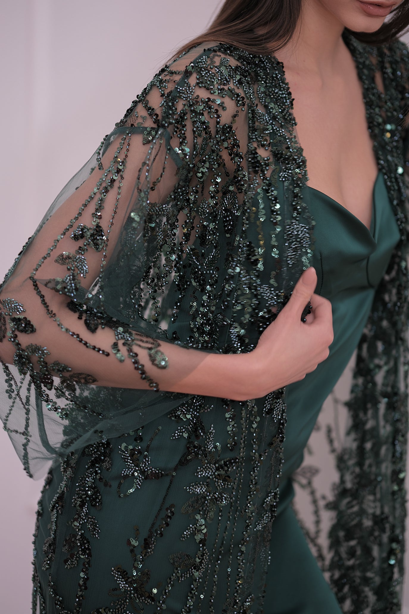 Комплект рокля и жилетка в масленозелено: Luxury Eve