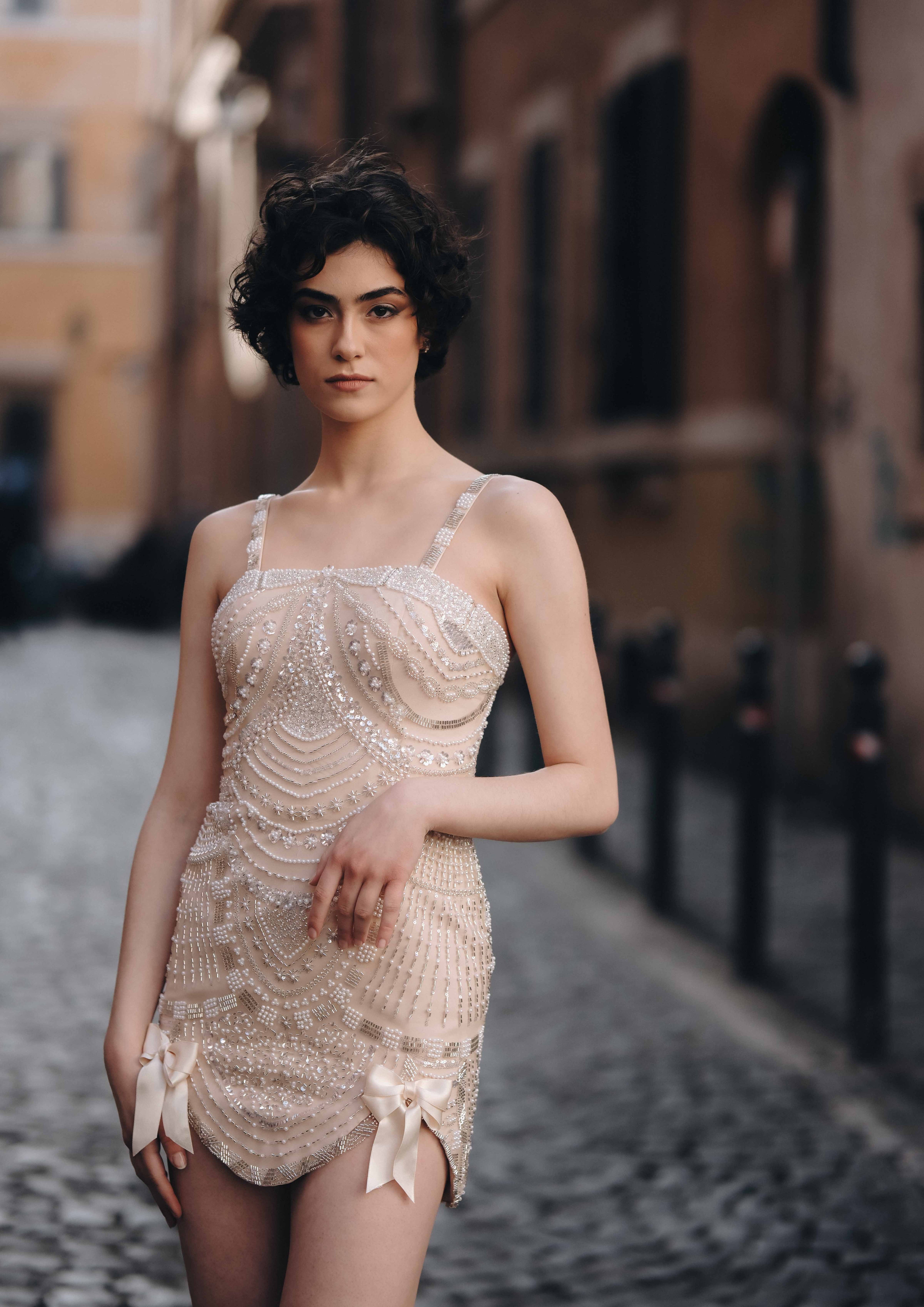 Short corset dress in beige: Luméra