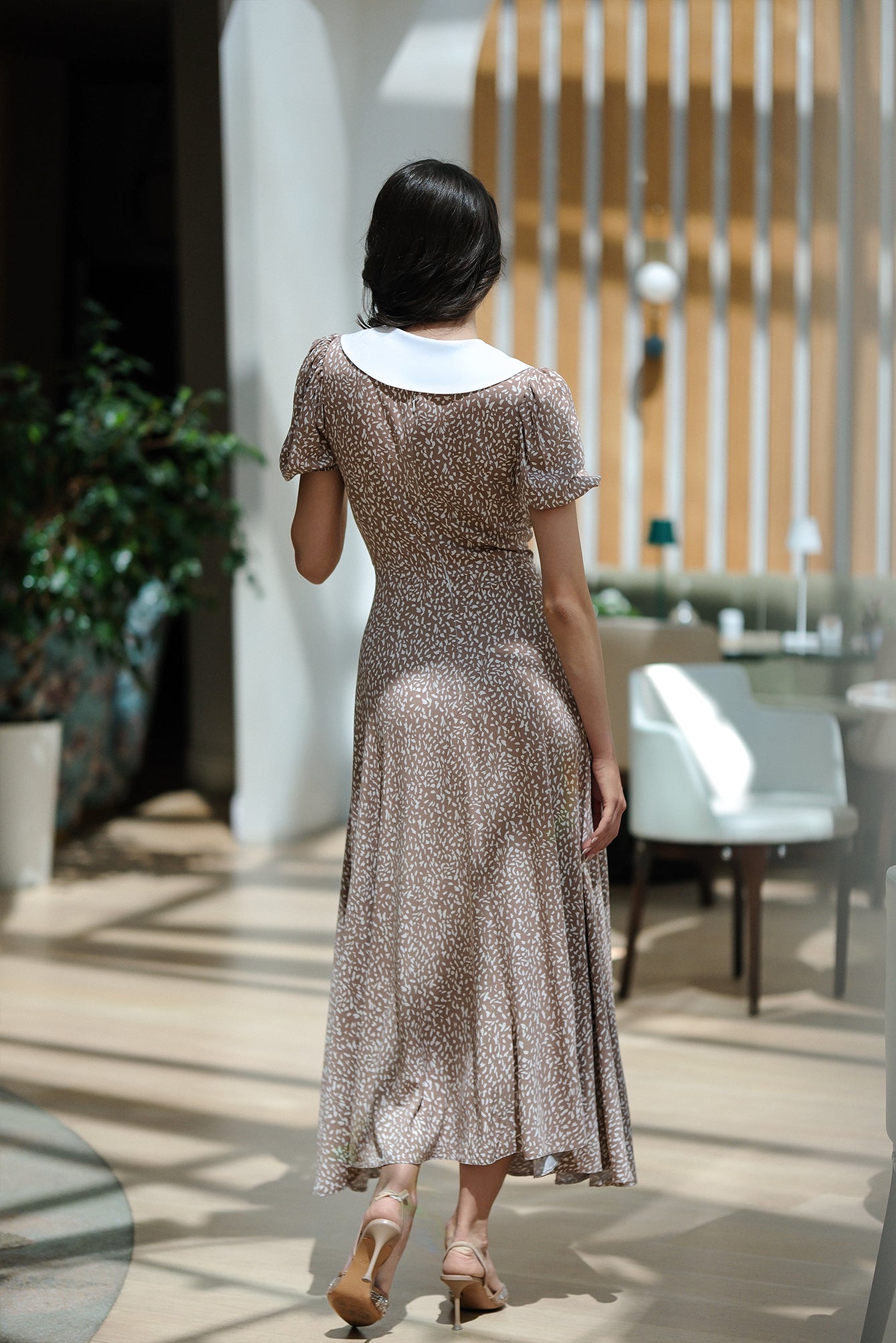 Casual dress in brown: Lianne