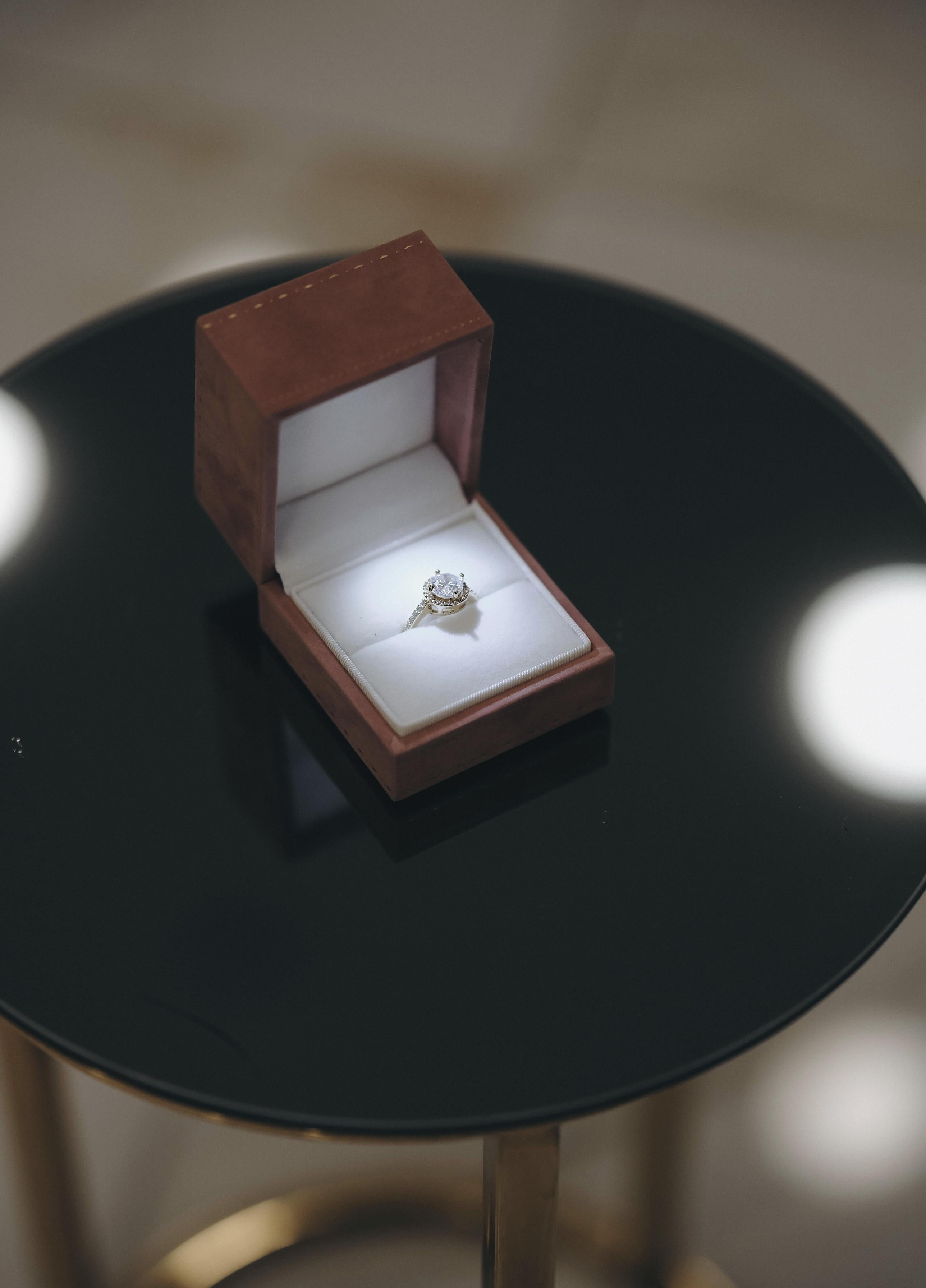 Luxury gift box with light size S