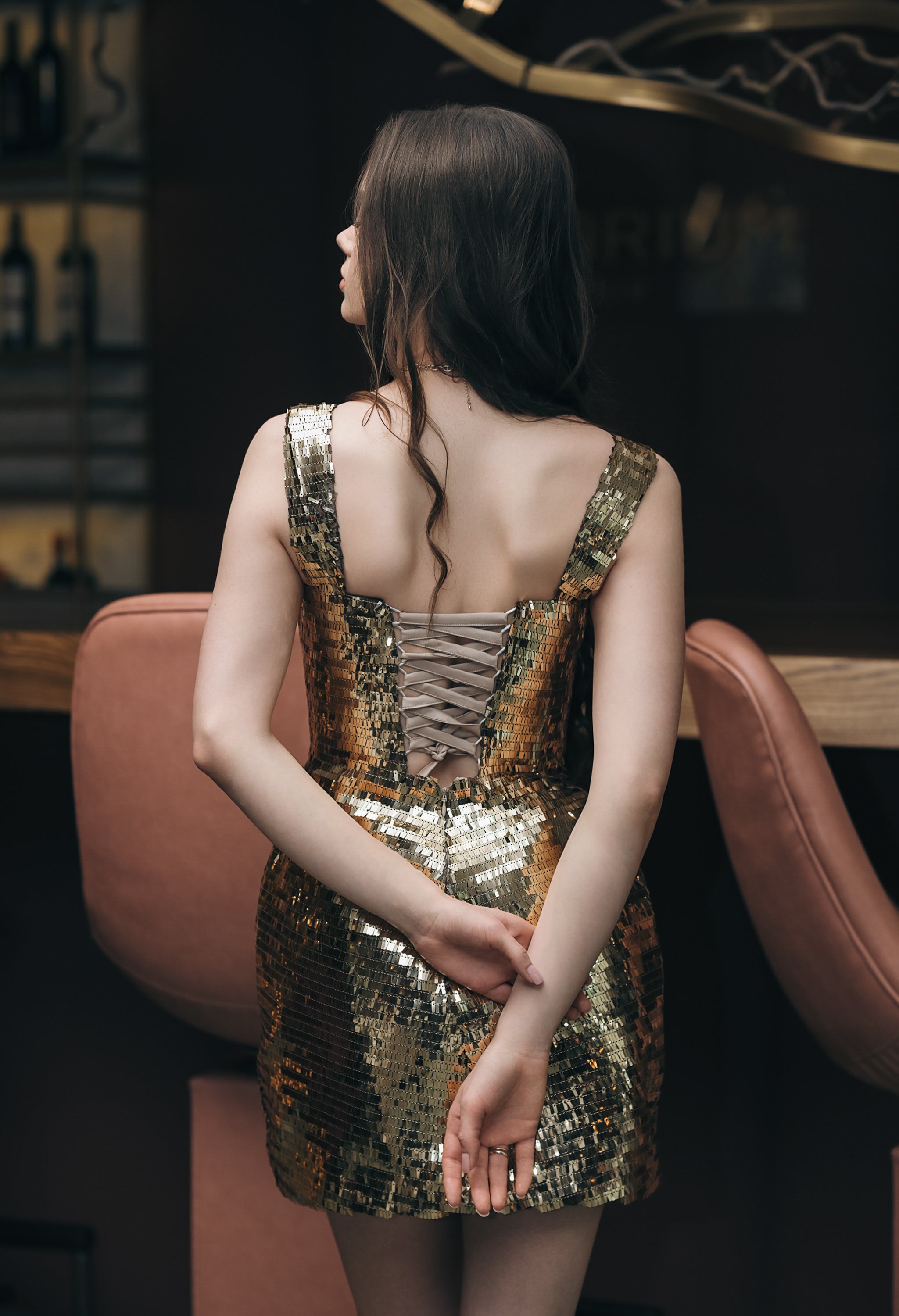 Коктейлна рокля в златисто: Glam