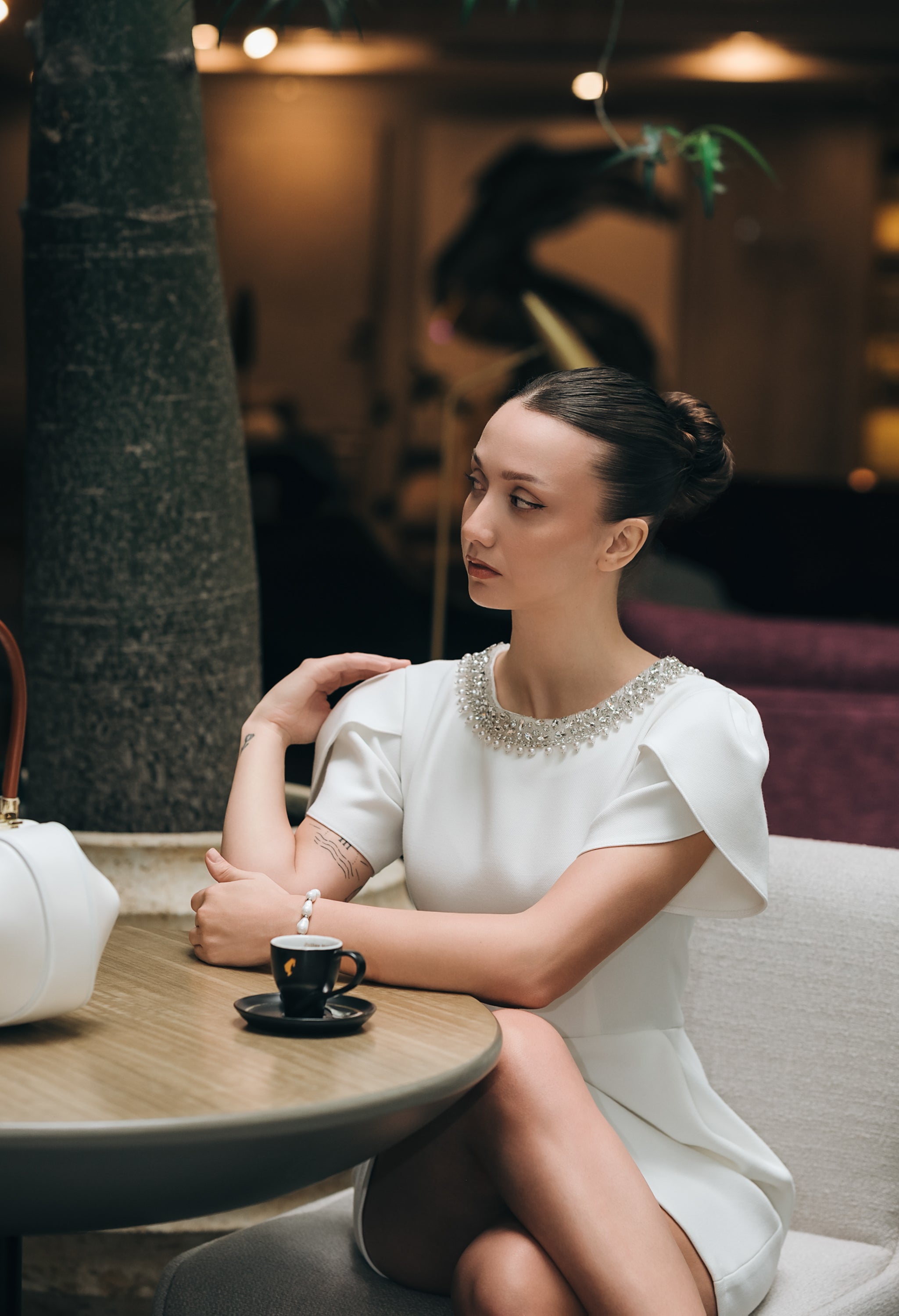 Коктейлна рокля в бяло: Loara