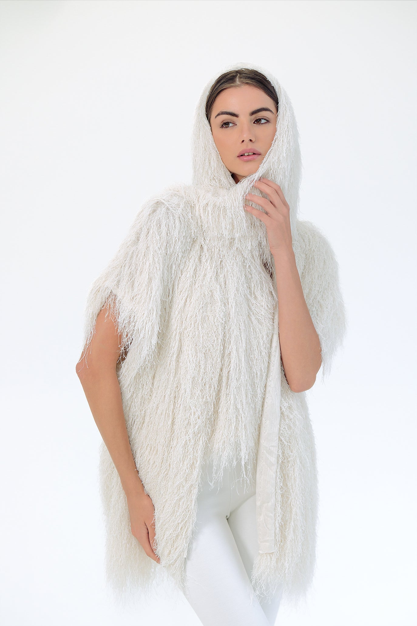 Къс елек/жилетка с ресни в цвят слонова кост: Eveline