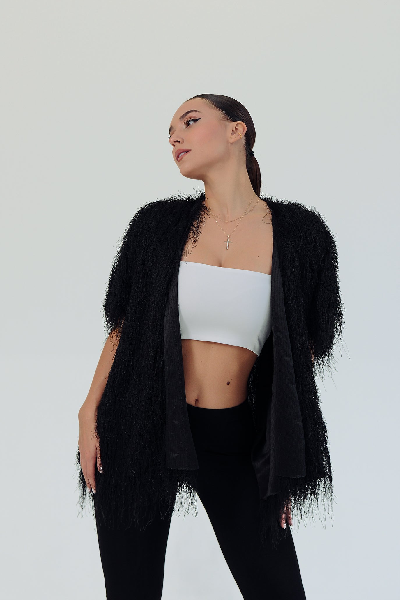 Къс елек/жилетка с ресни в черно: Eveline