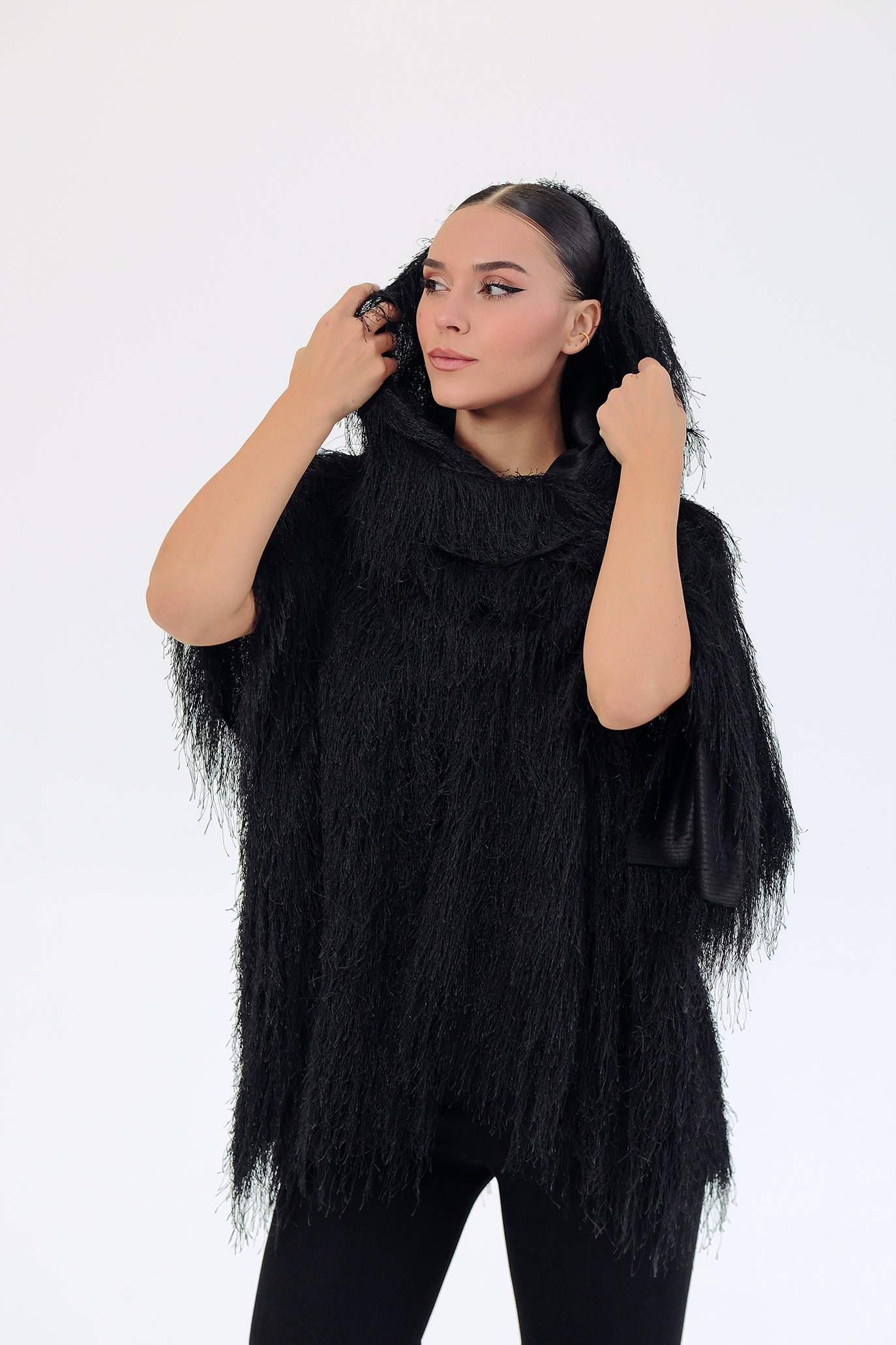 Къс елек/жилетка с ресни в черно: Eveline