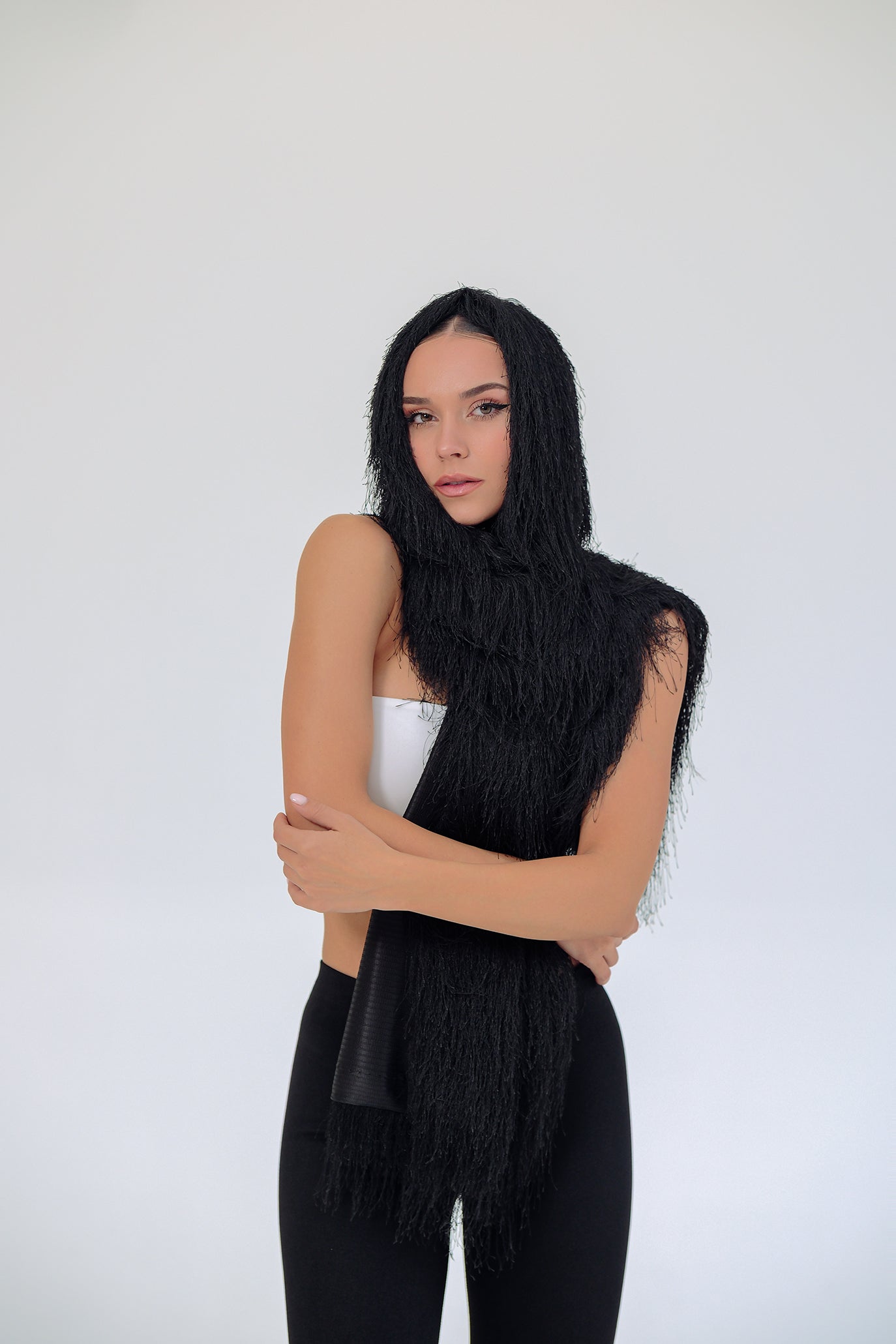 Къс елек/жилетка с ресни в черно: Eveline