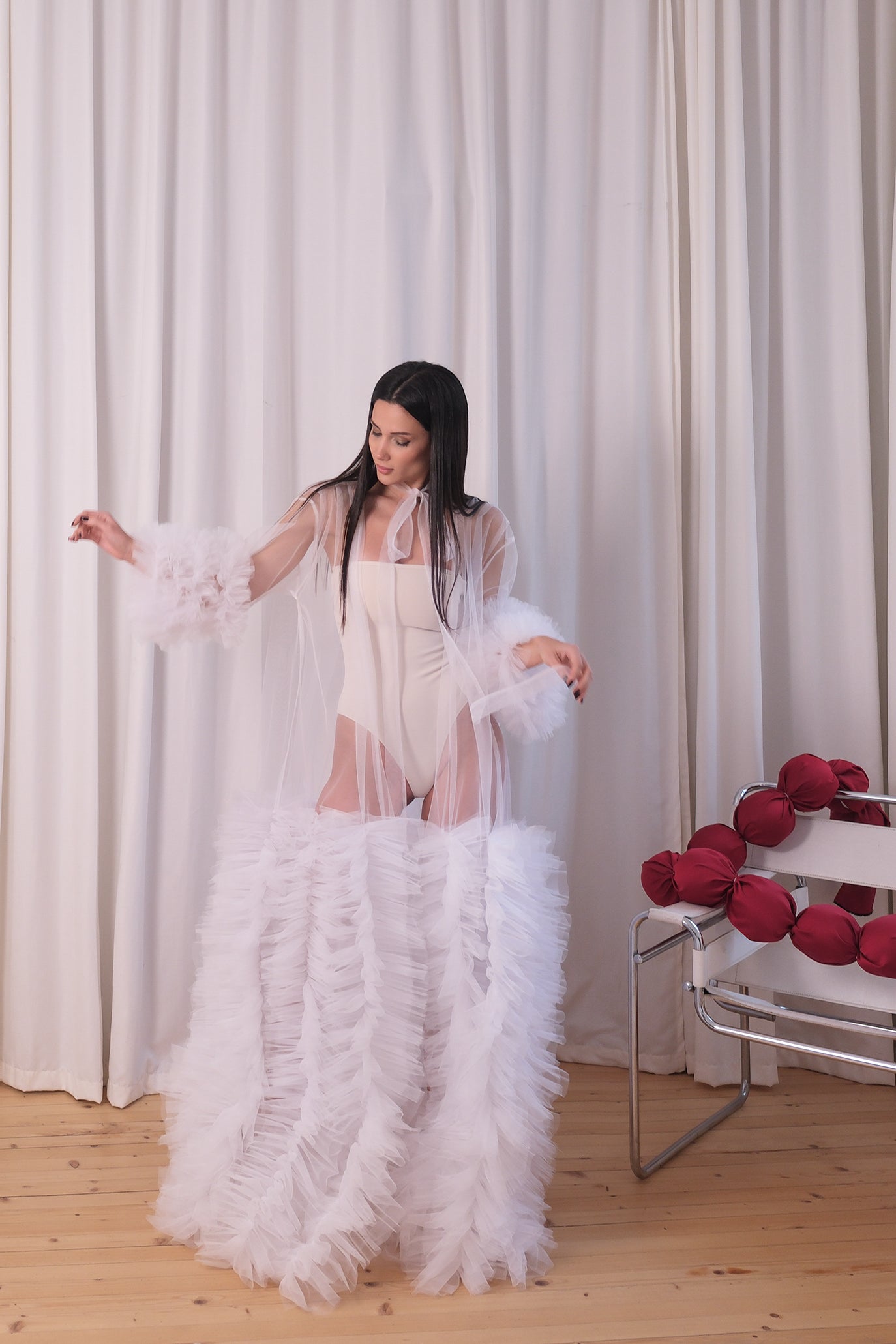 Бял халат от тюл: Loveliness