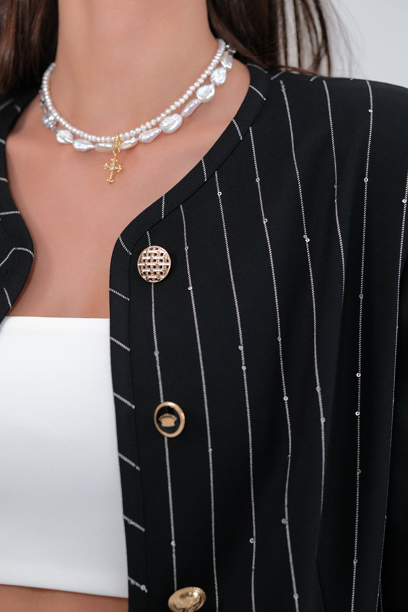 Костюм с къси панталони в черно: Atanasia