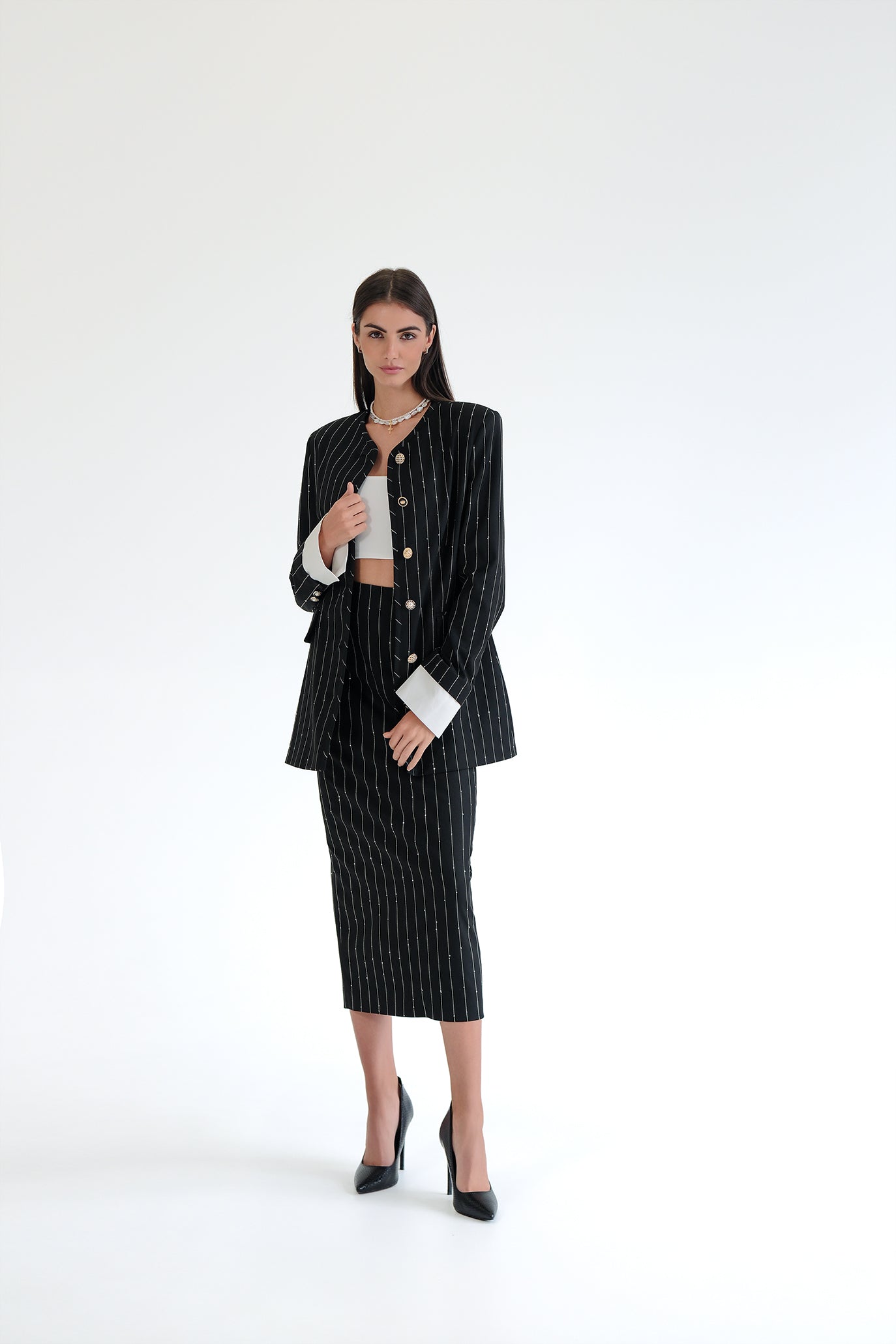 Костюм с пола молив в черно: Atanasia