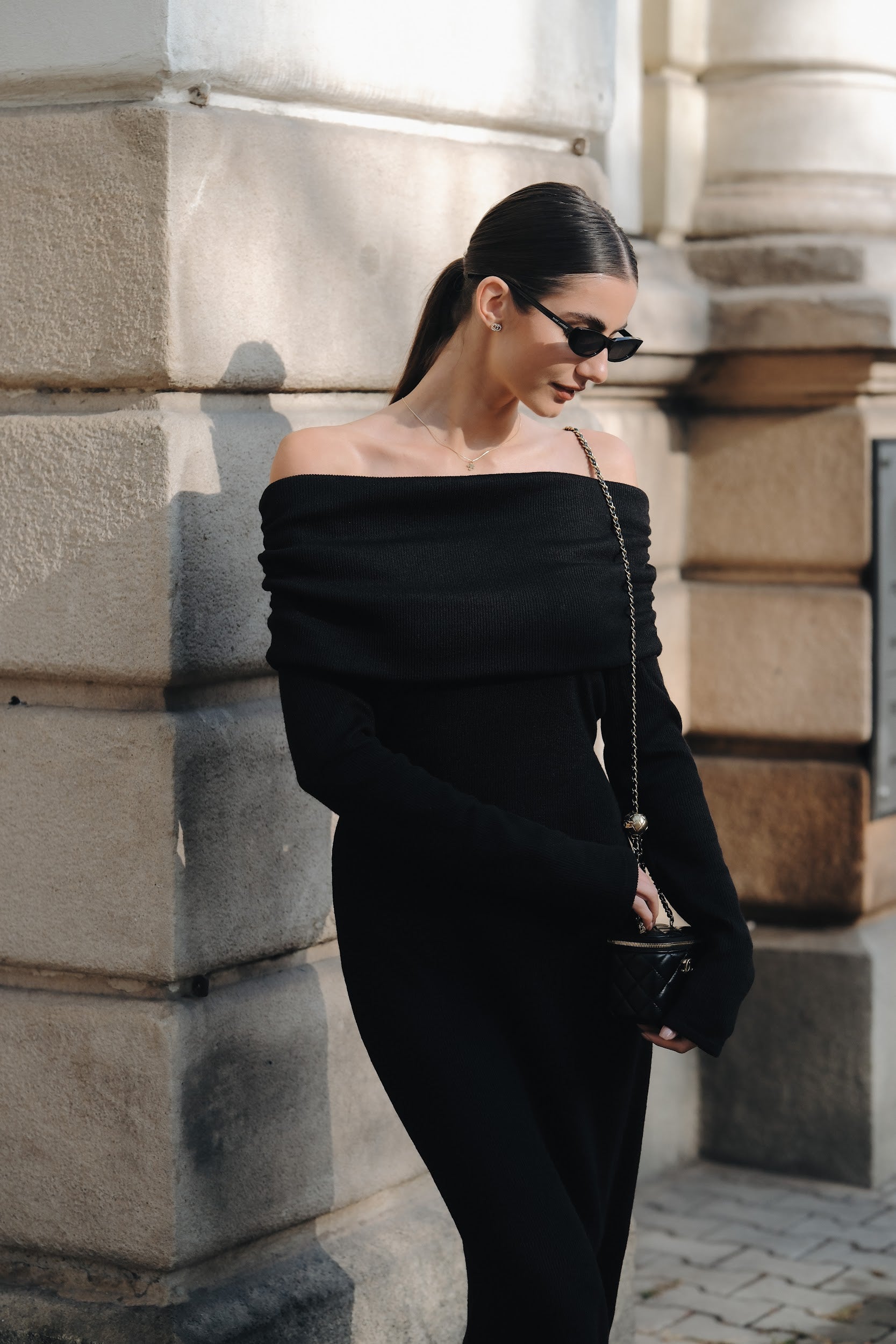 Дълга рокля с ръкави в черно: Berlinda