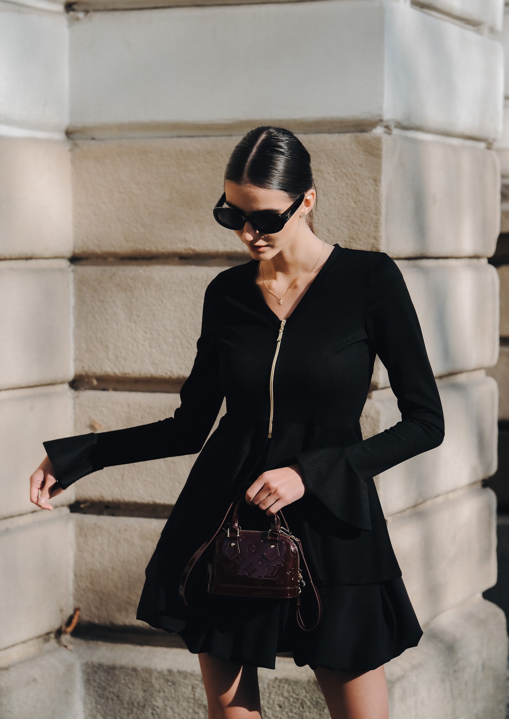 Ежедневна блуза / горнище в черно:  Letonia