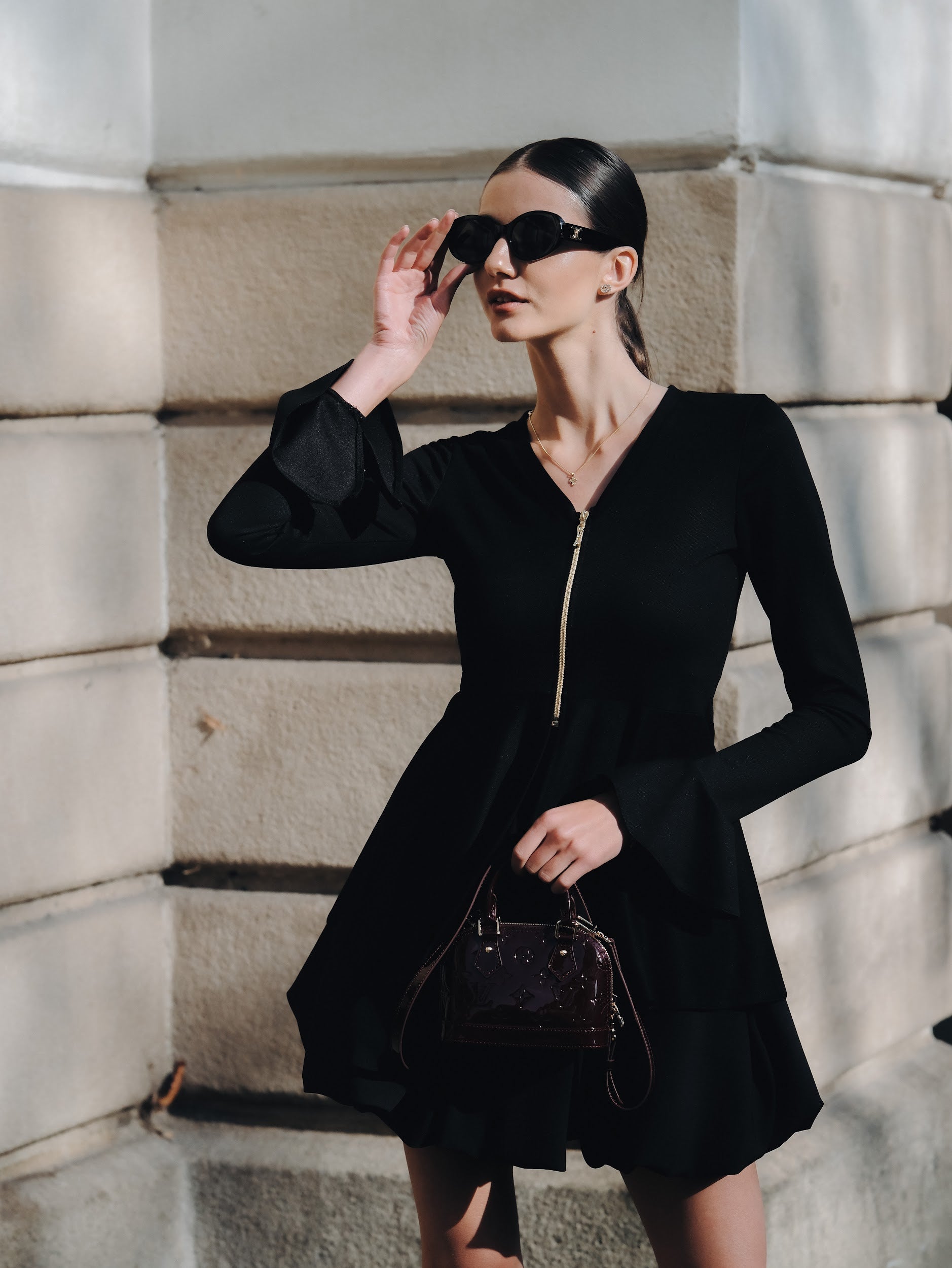 Ежедневна блуза / горнище в черно:  Letonia