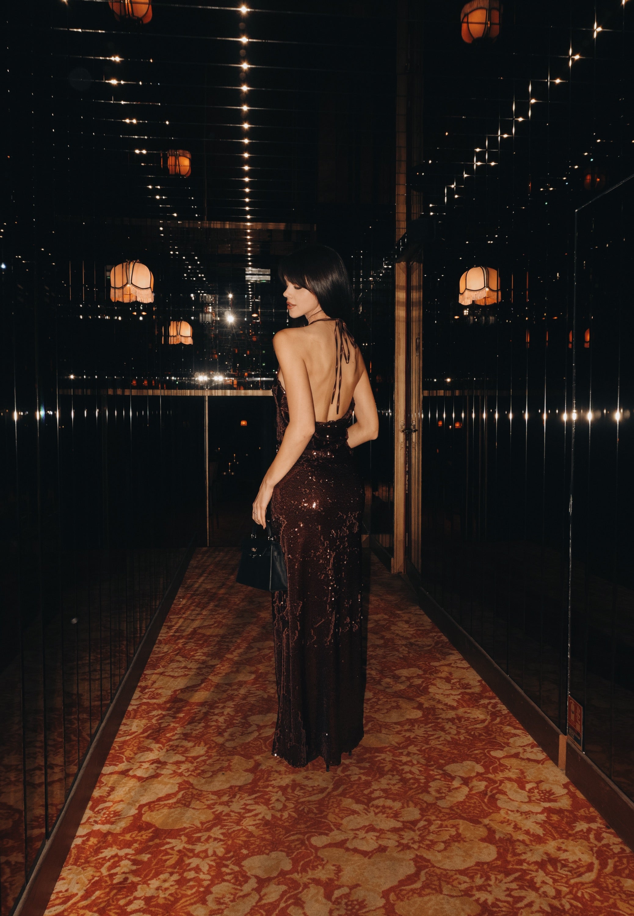 Рокля с гол гръб в кафяво: Amperium