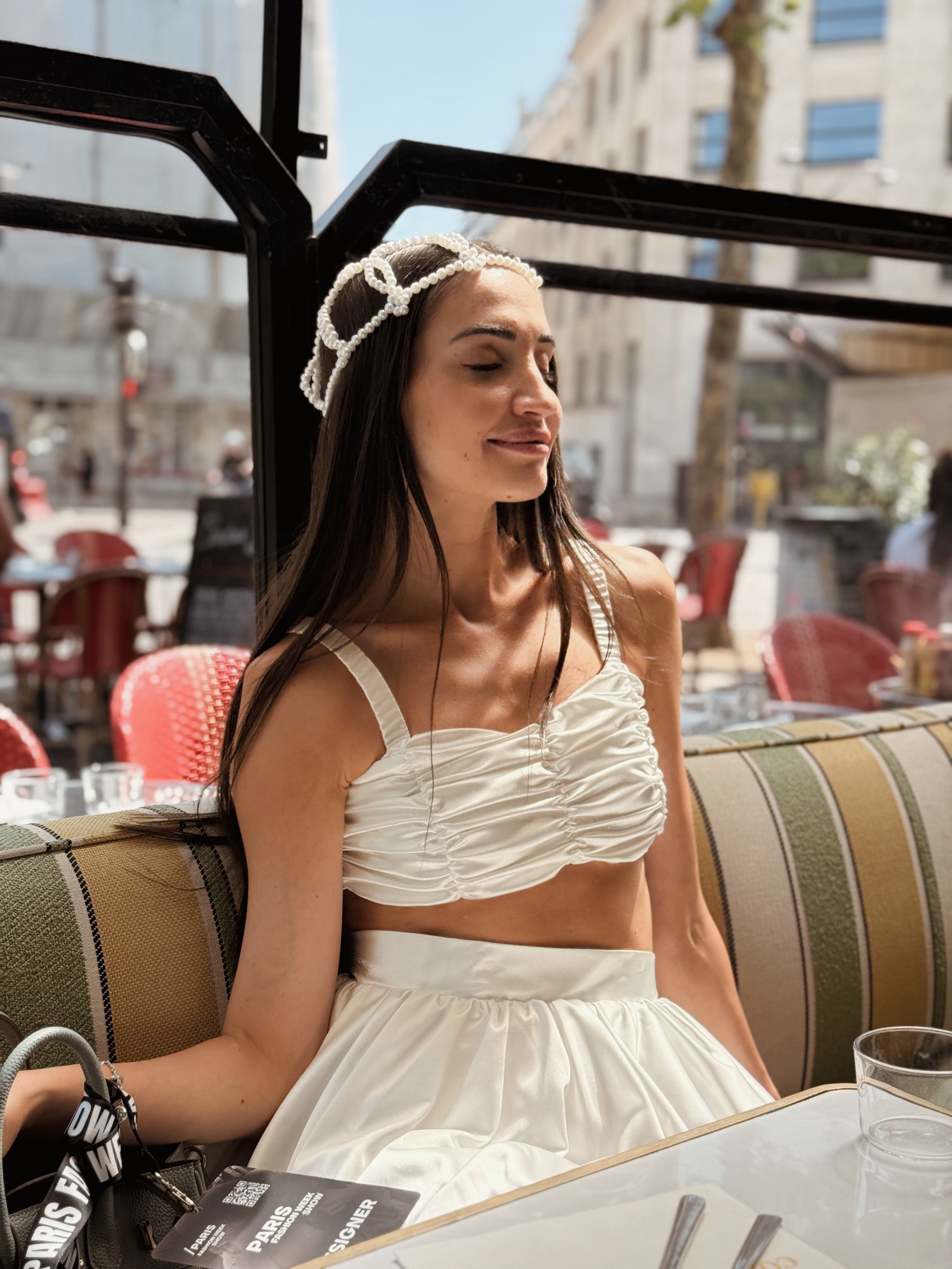 Top in white: Luxira
