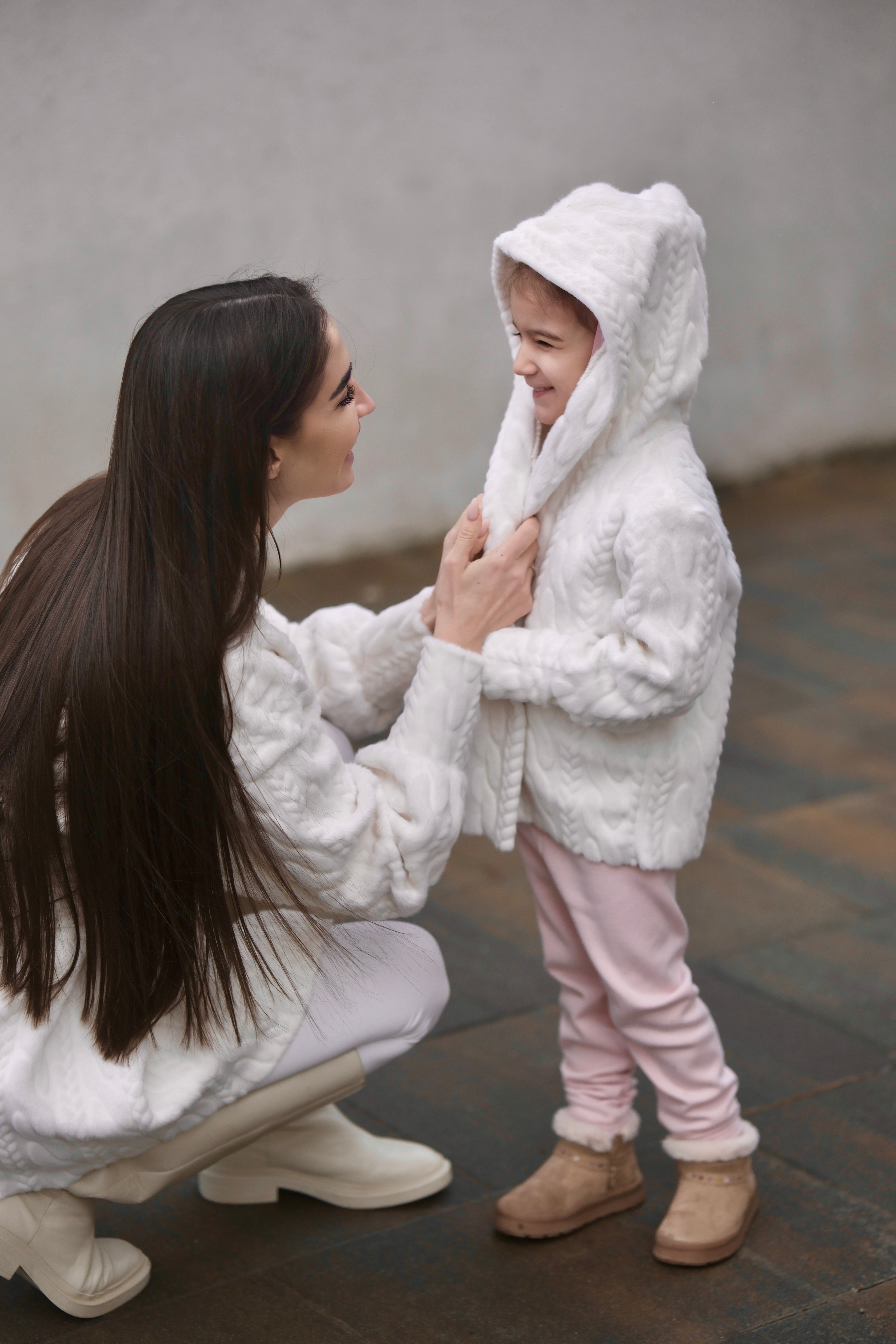 Детска жилетка / палто в бяло: Alice