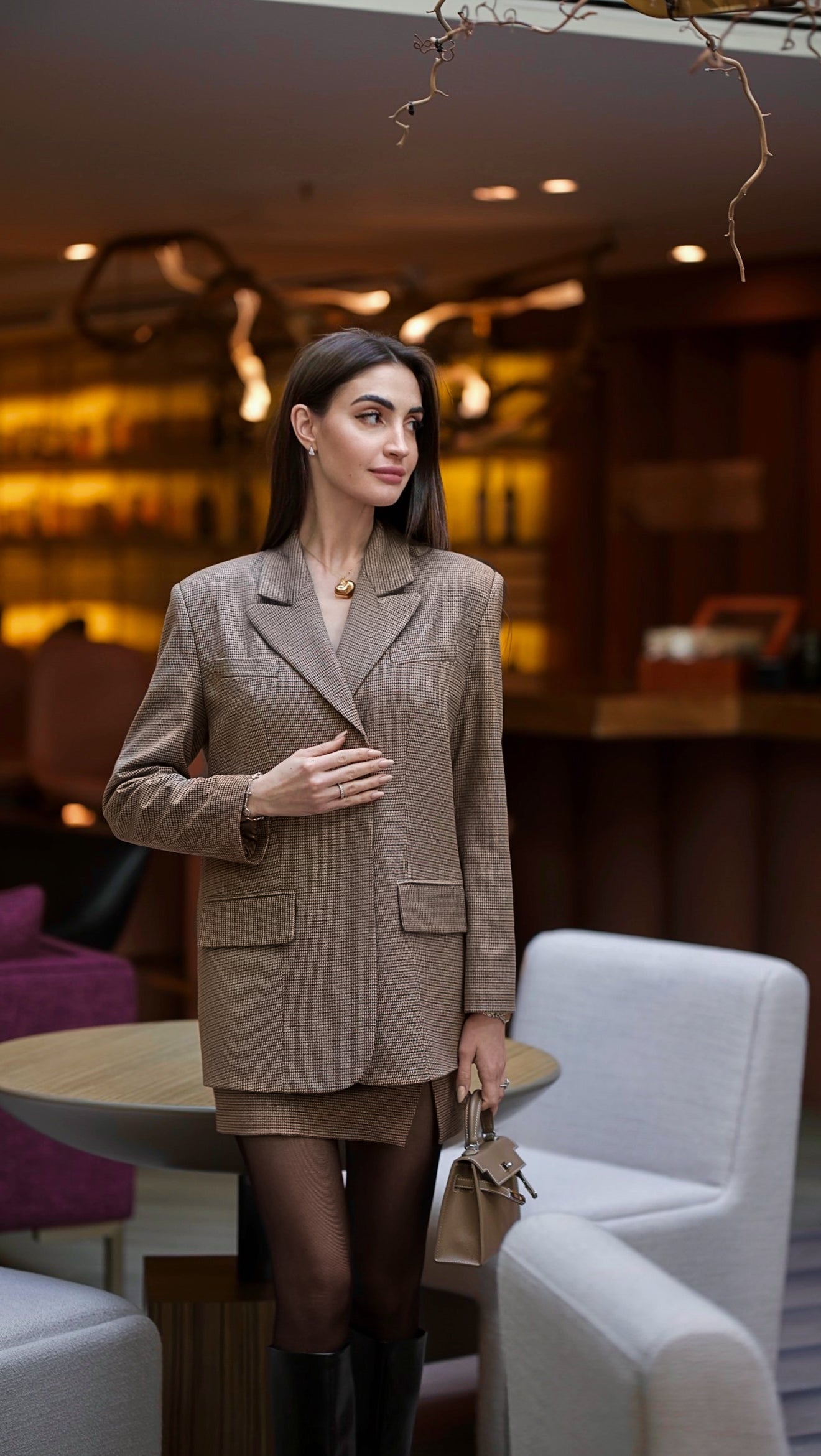 Сако в кафяво: Brunette