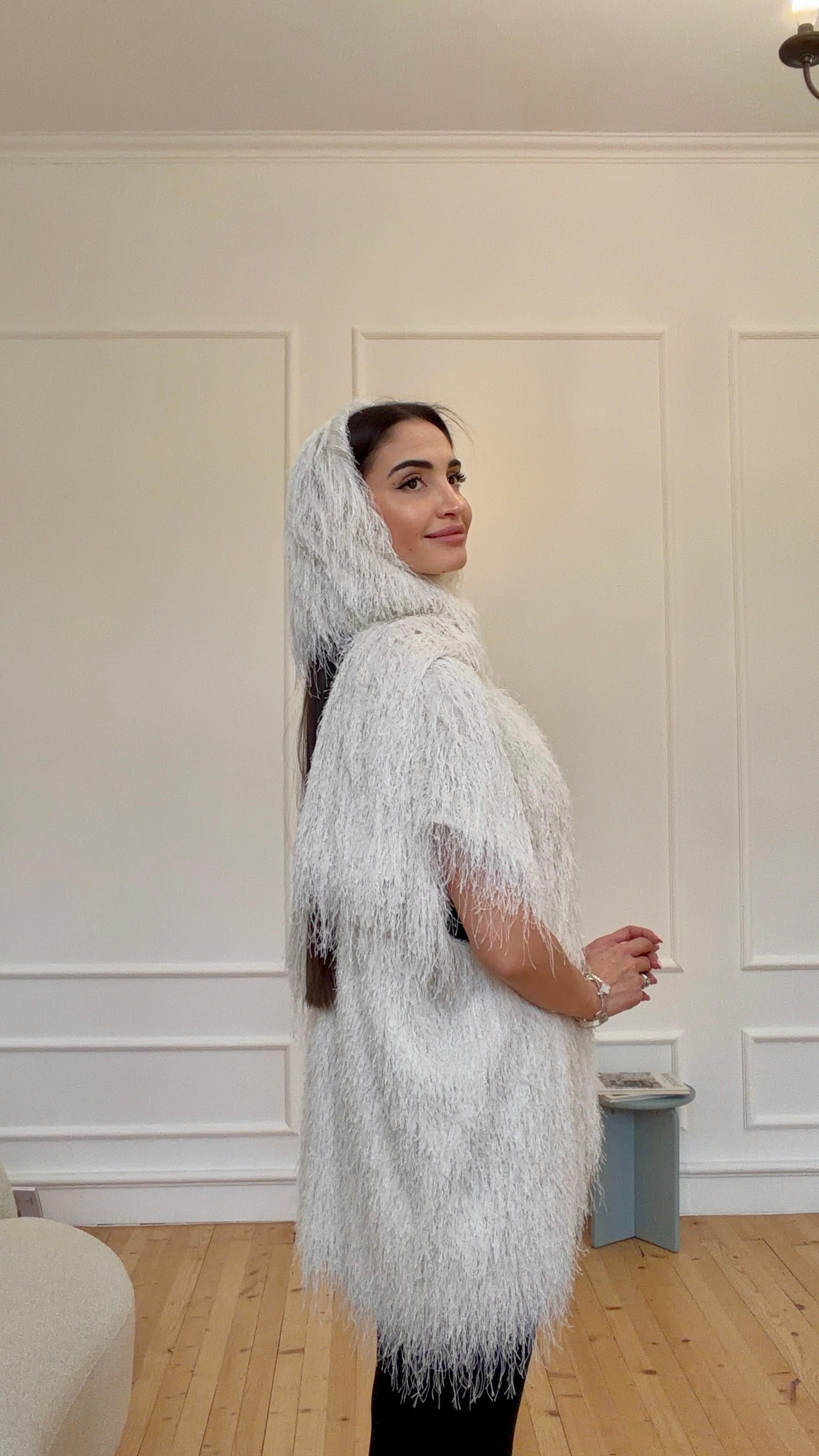 Къс елек/жилетка с ресни в цвят слонова кост: Eveline