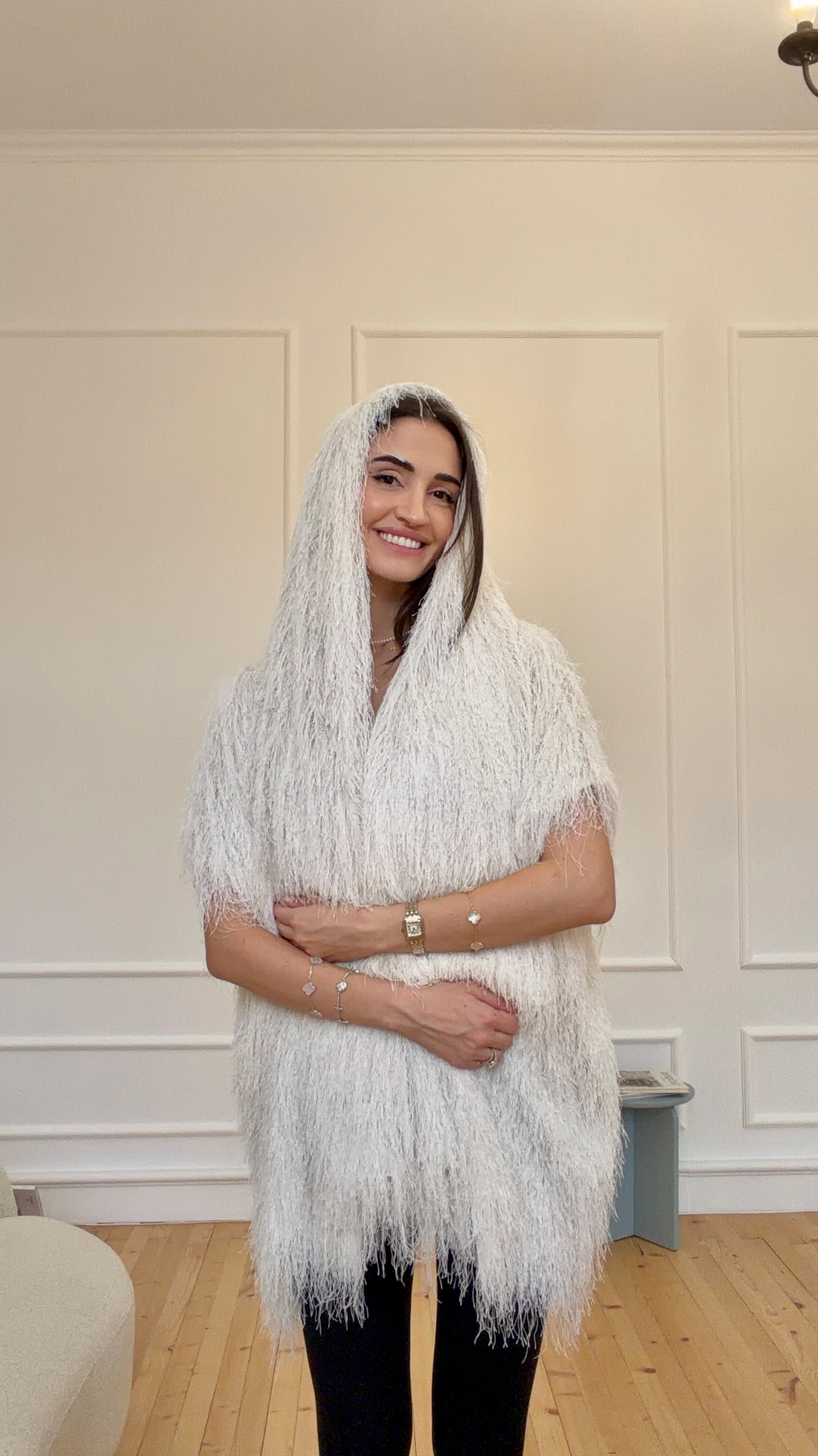 Къс елек/жилетка с ресни в цвят слонова кост: Eveline