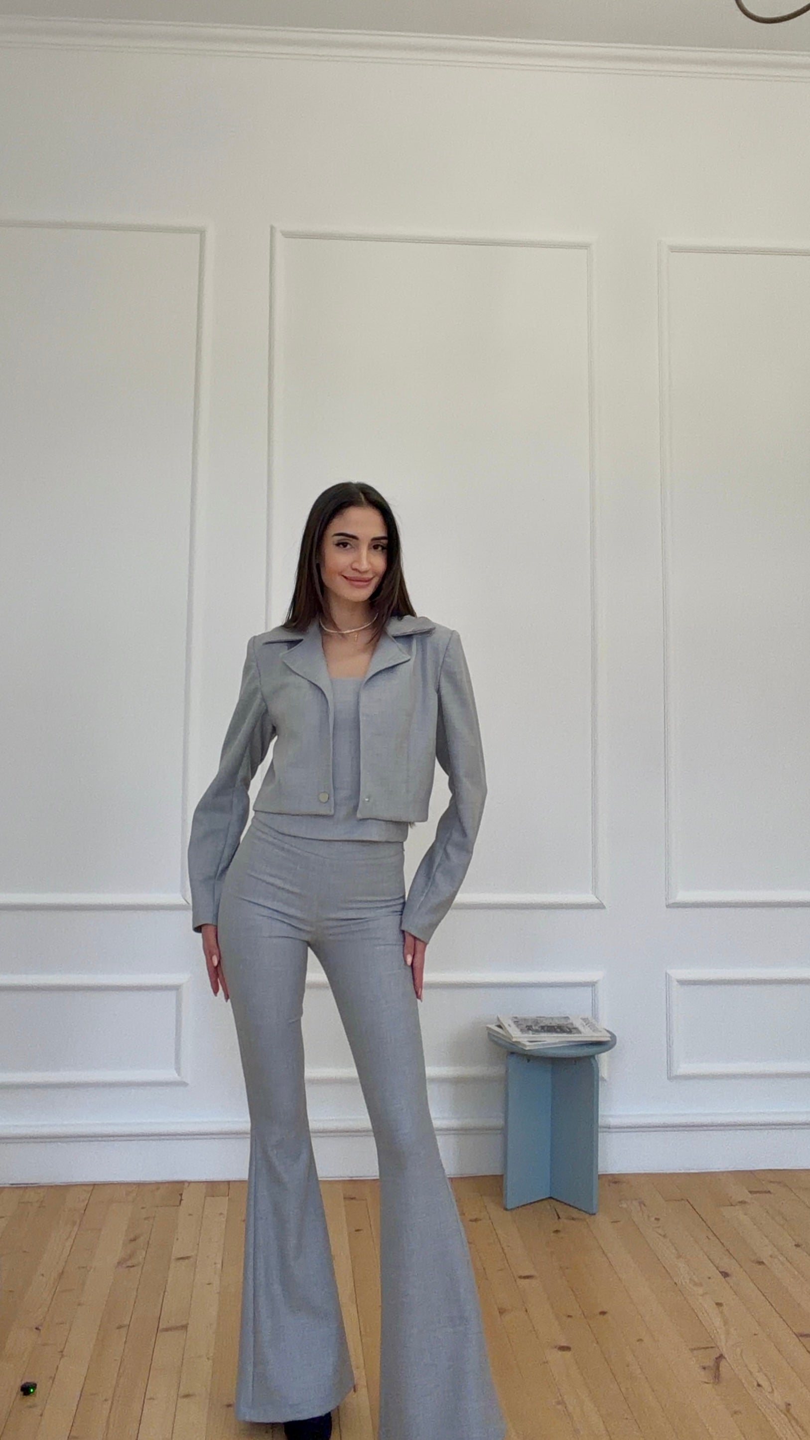 Панталон с висока талия от оформяща материя в сиво: Katrin