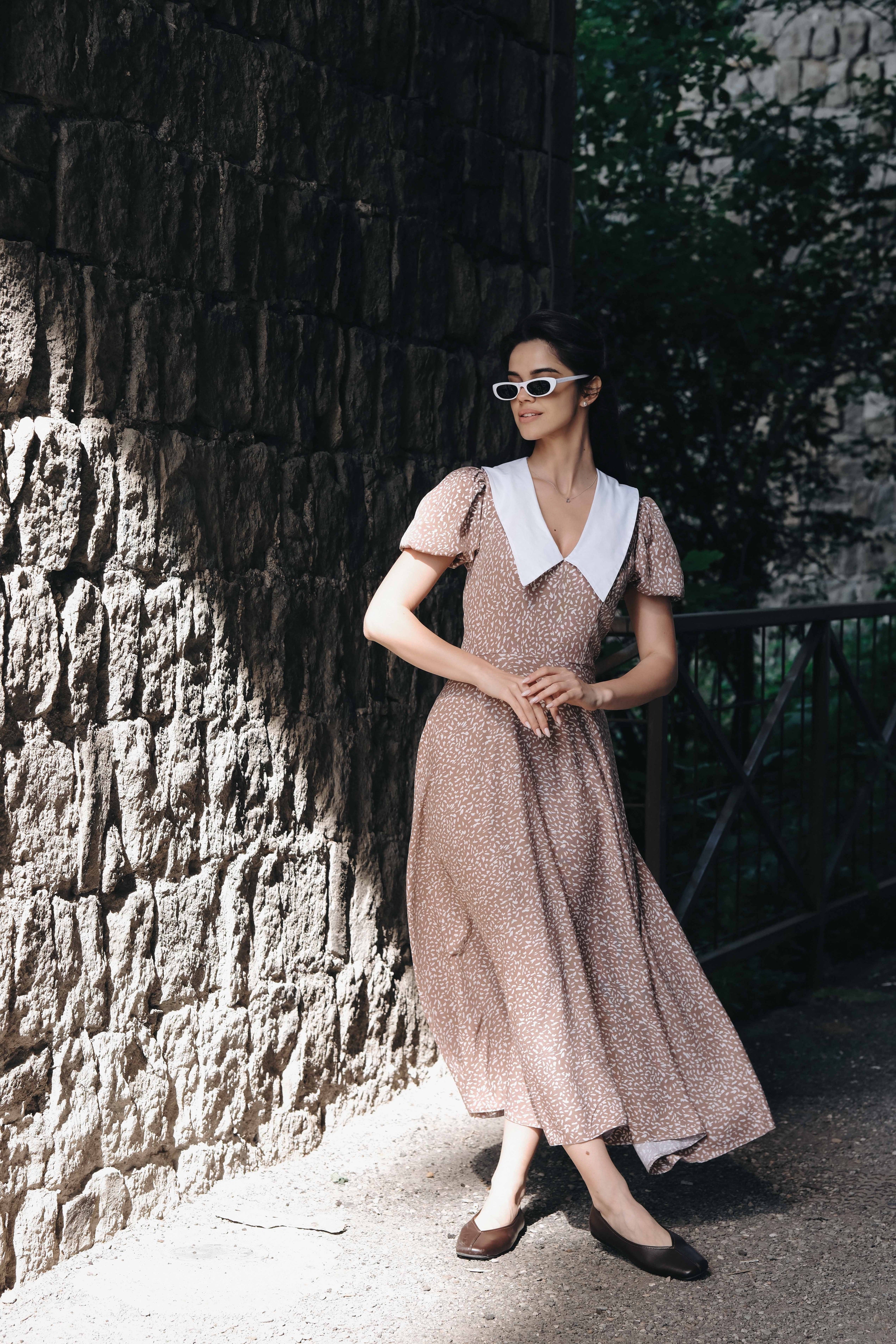 Casual dress in brown: Lianne