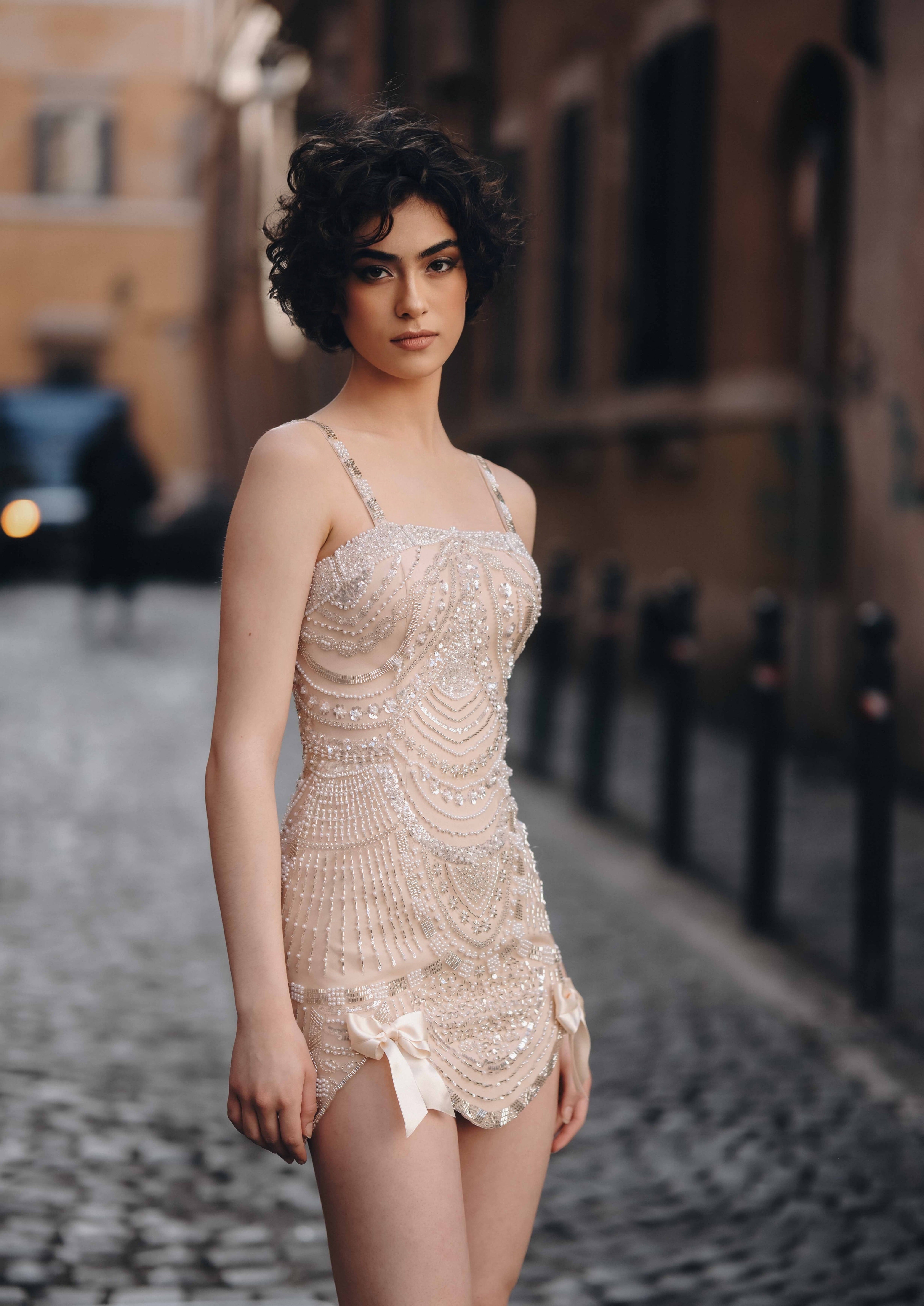 Short corset dress in beige: Luméra