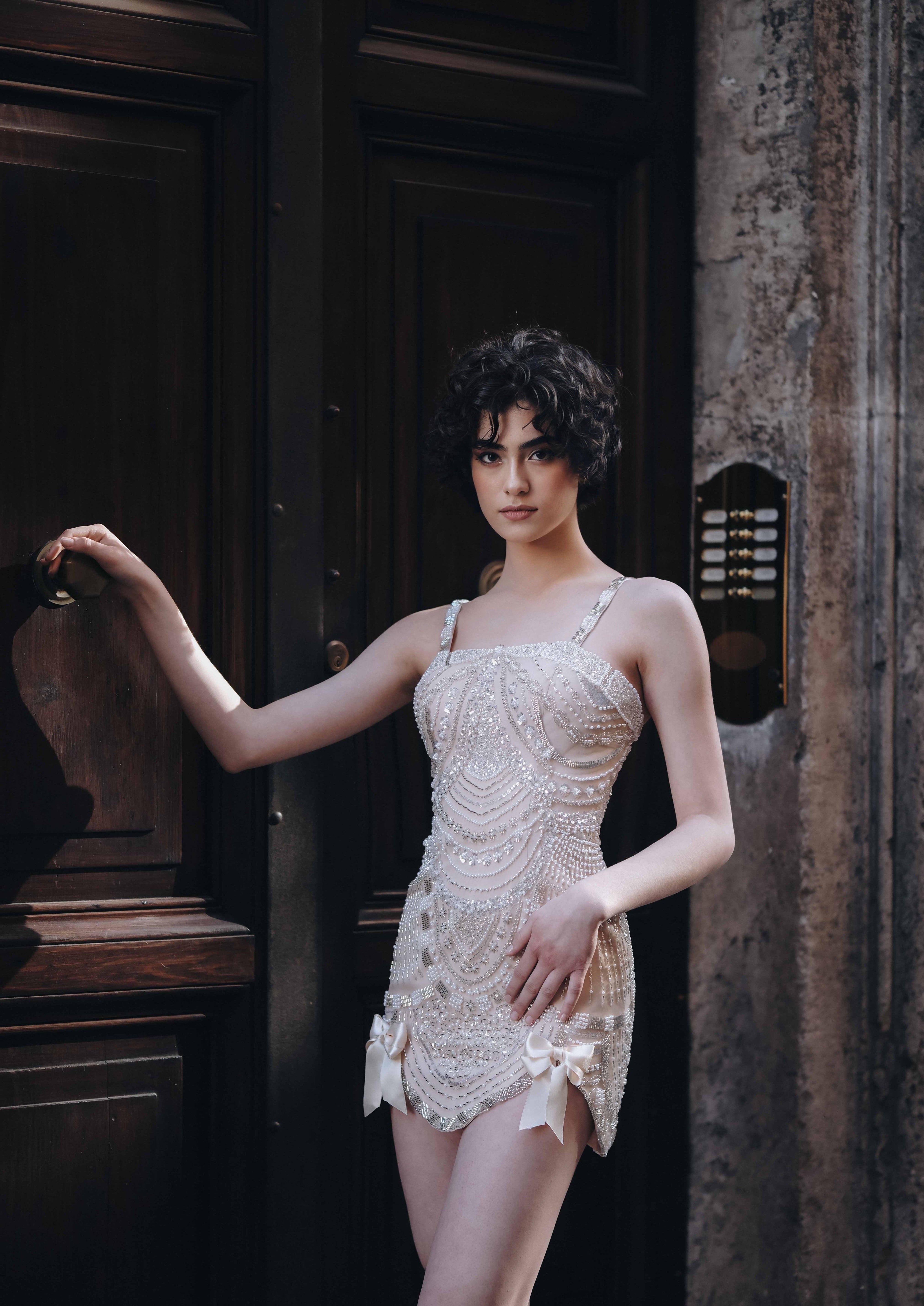 Short corset dress in beige: Luméra