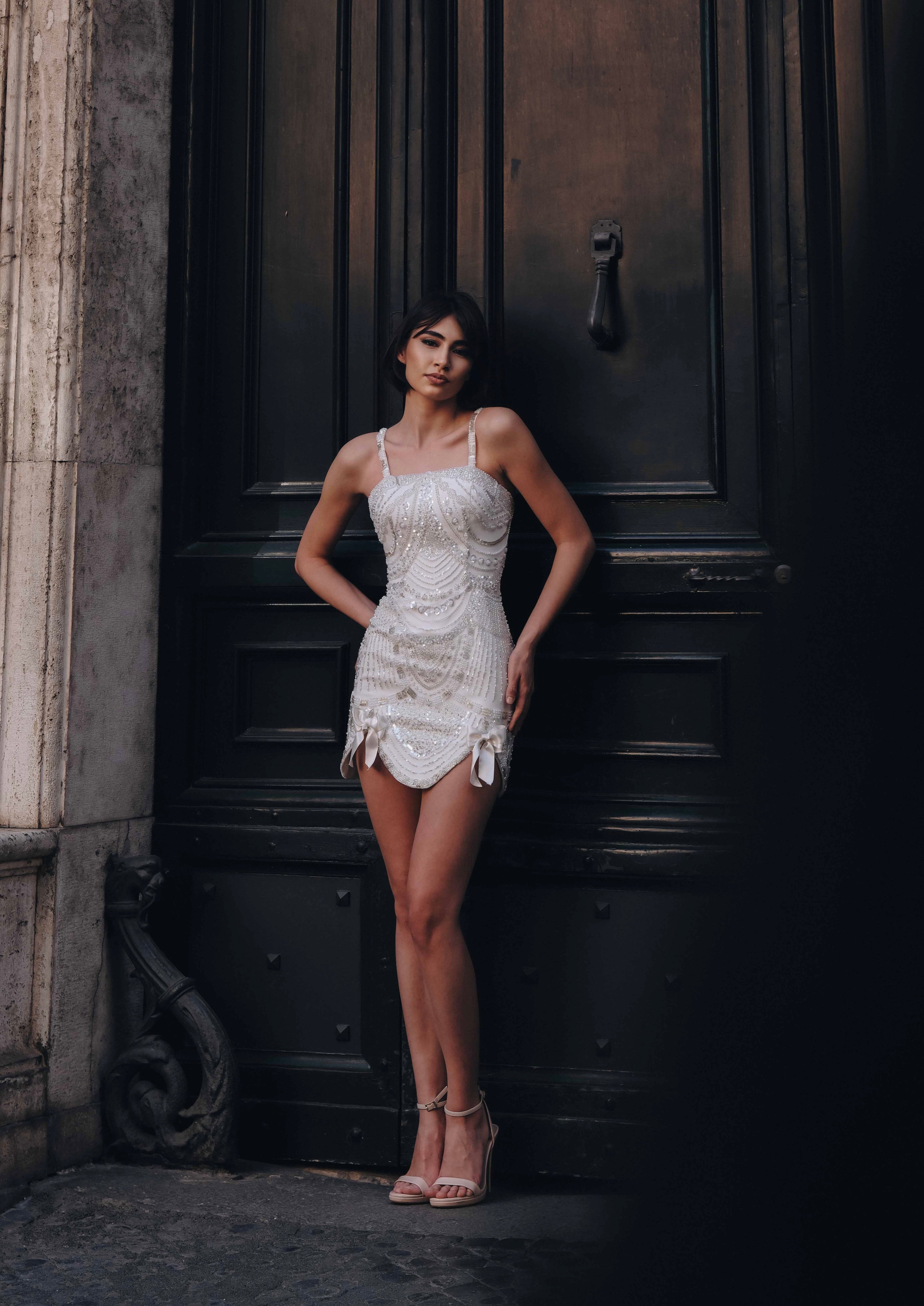 Short corset dress in white: Luméra