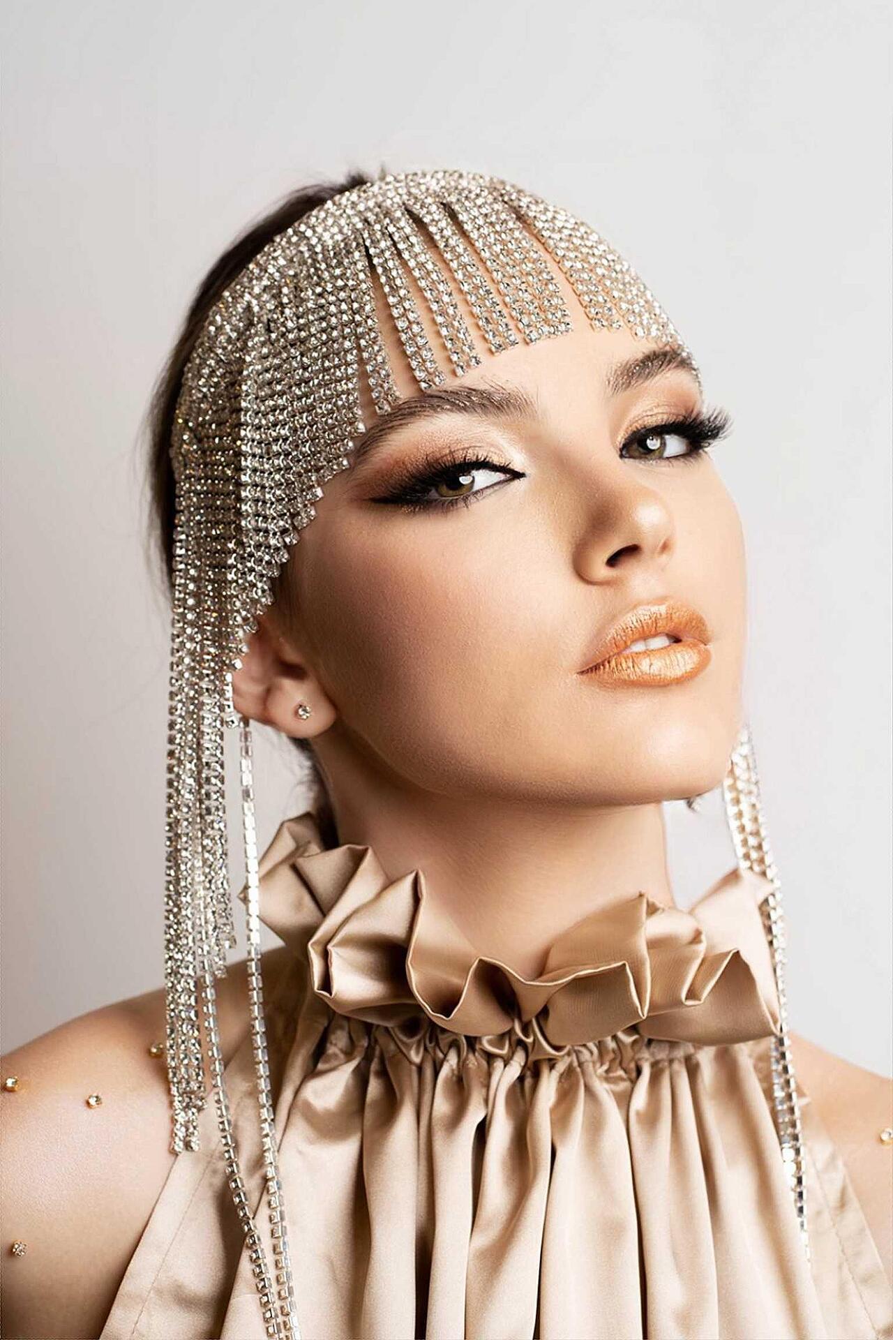 Accessory: Silver Gleam