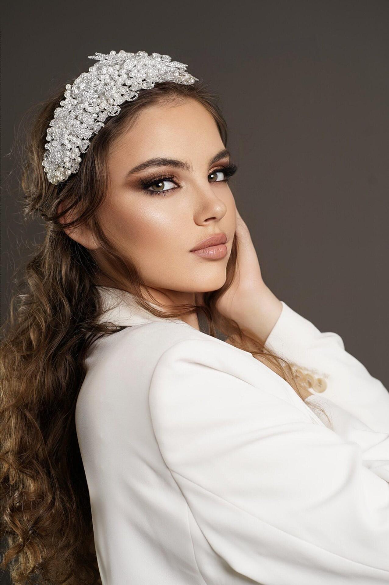 Accessory: Wedding Accessory