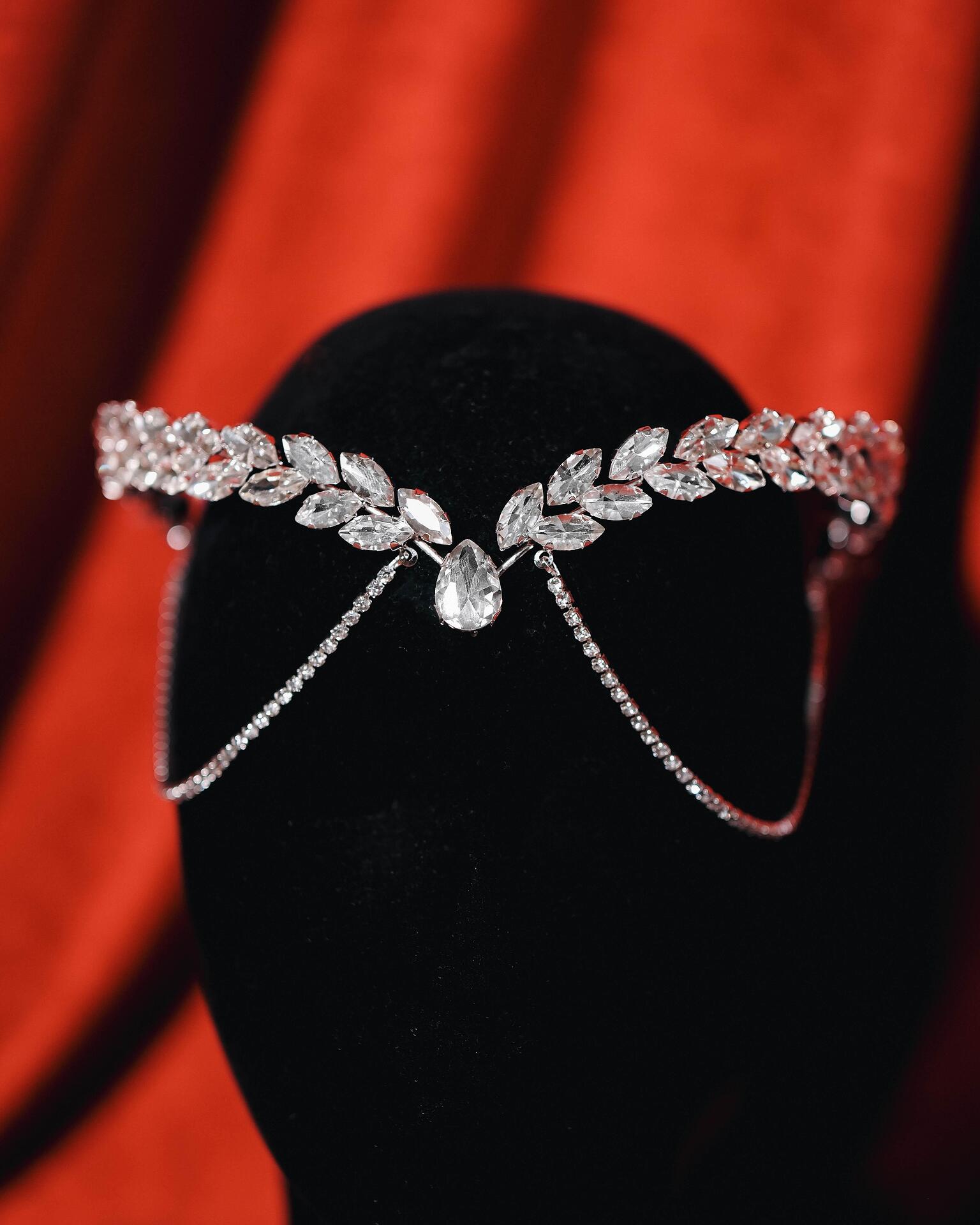 Head accessory: Amira