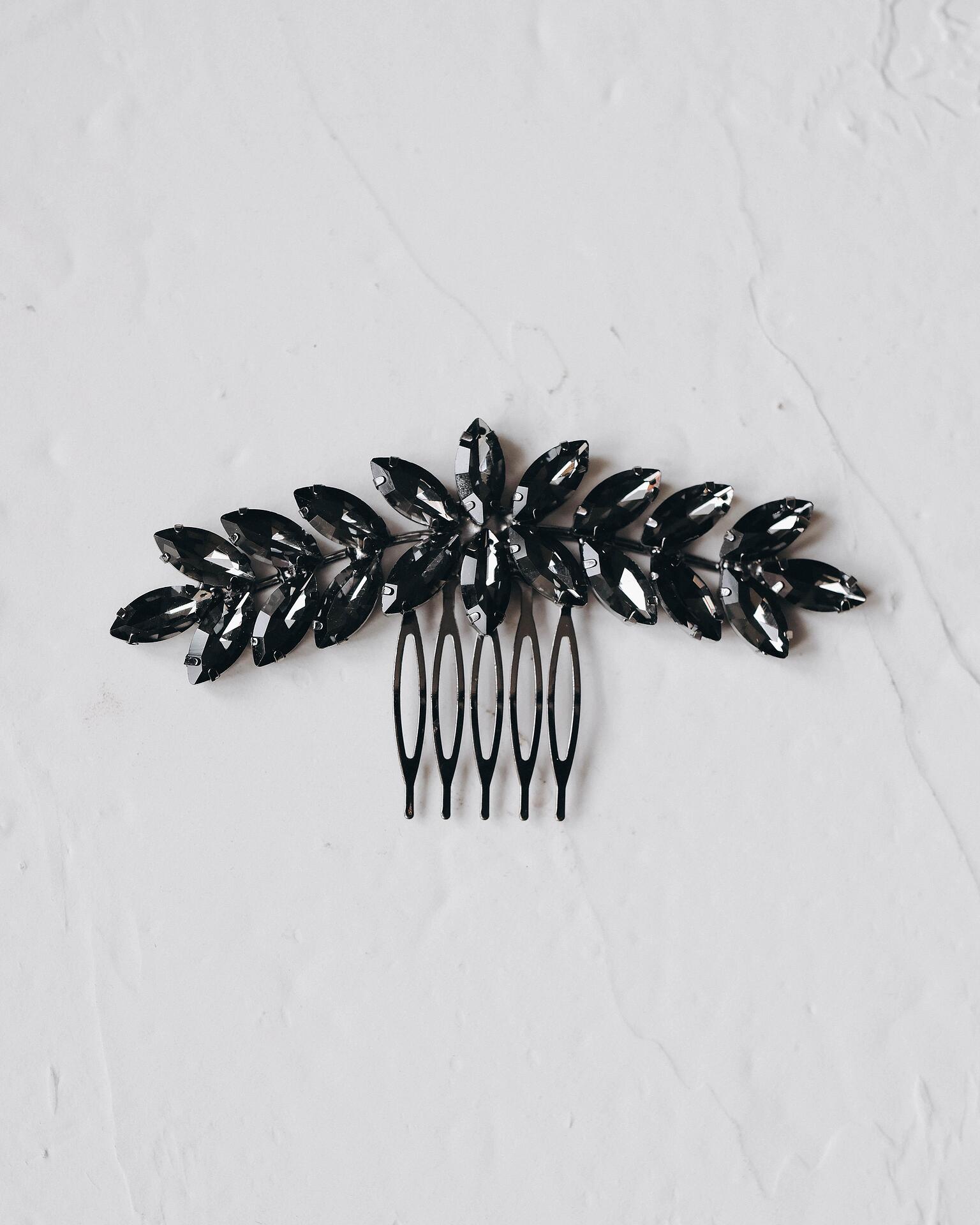 Hair accessory in black: Mia