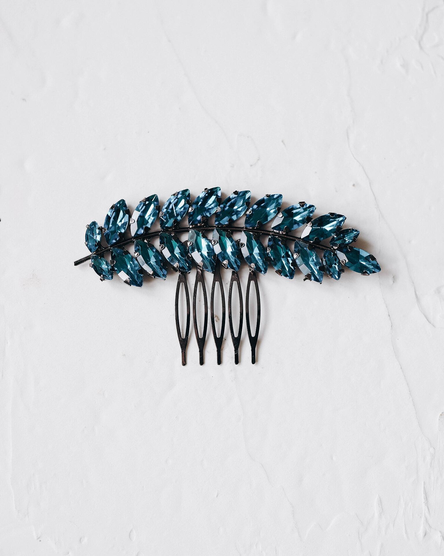 Hair accessory in blue: Aurora