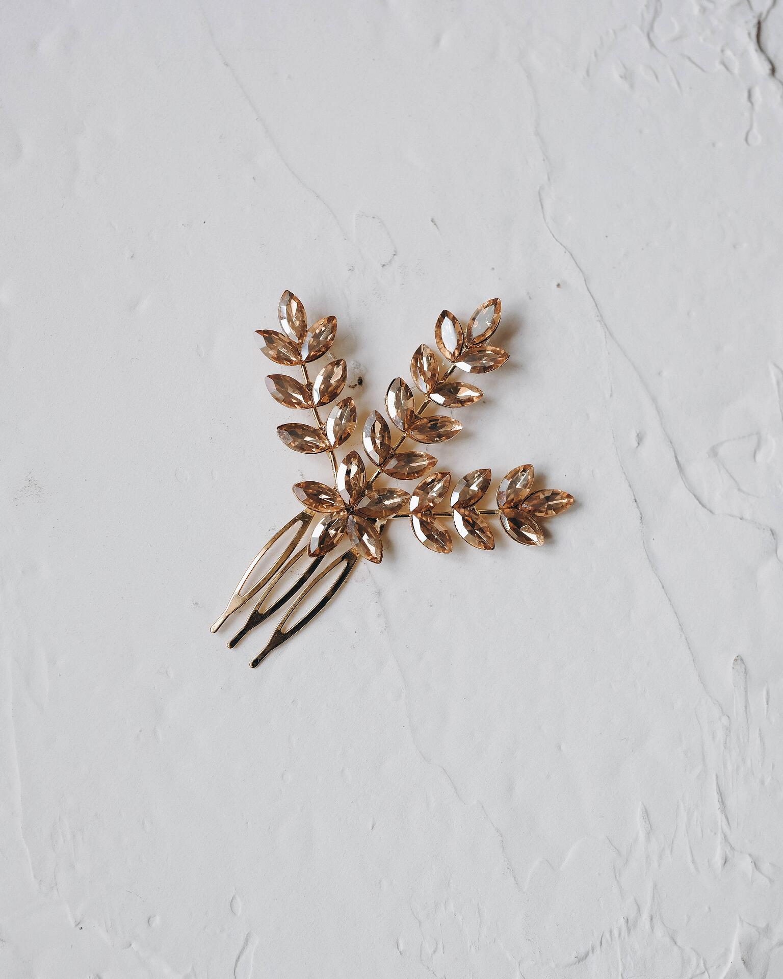 Hair accessory in gold: Inia