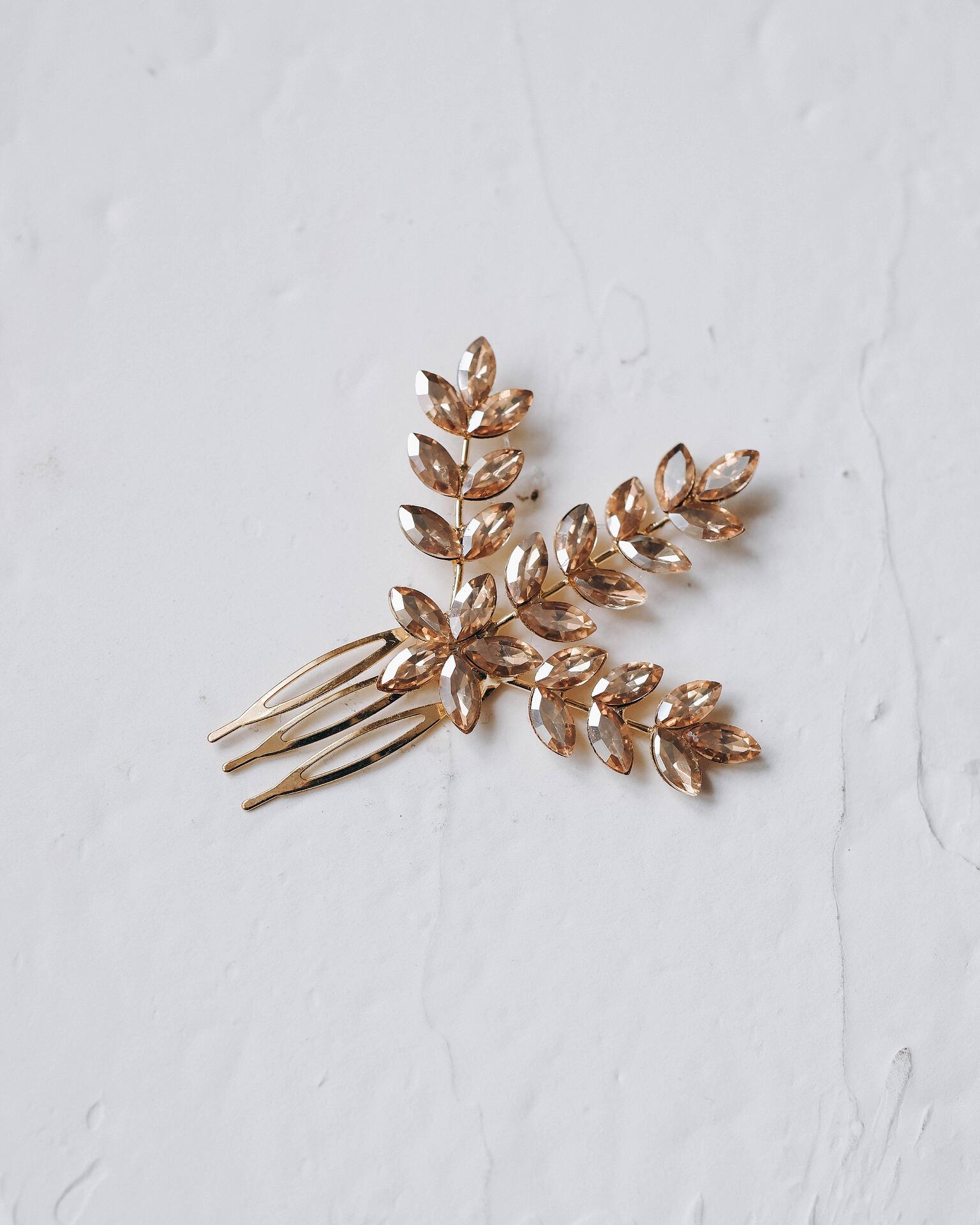Hair accessory in gold: Inia