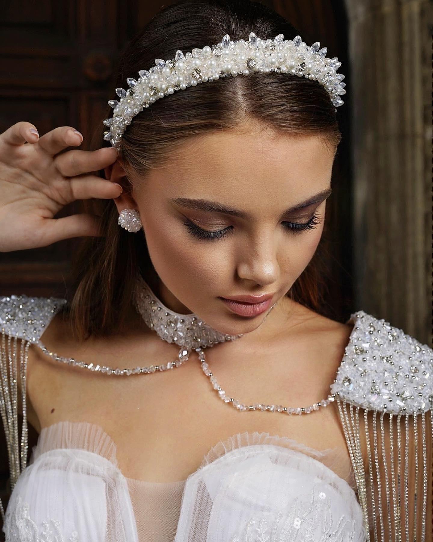 Neck and shoulder accessory with crystals
