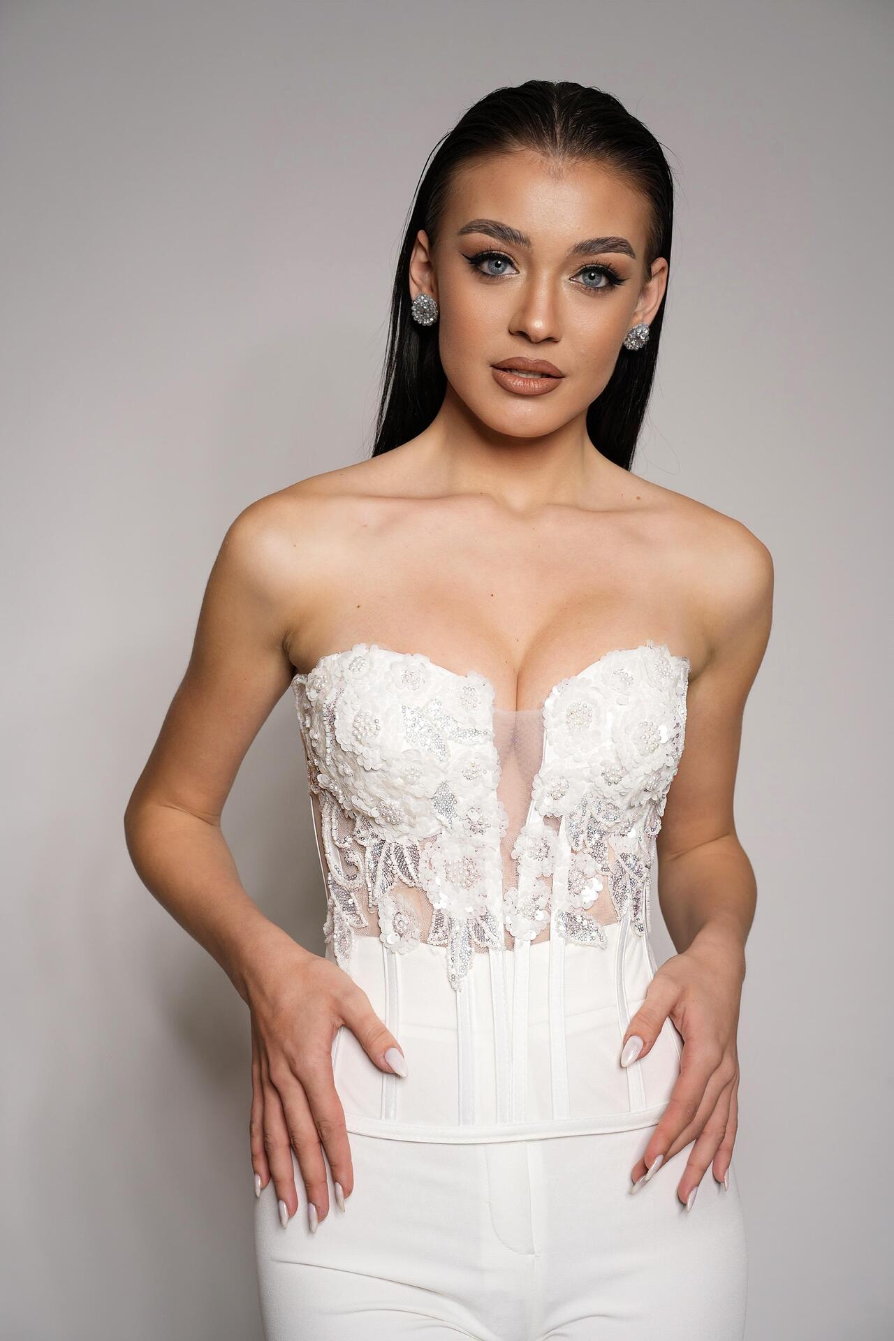 White corset – model: White Shine