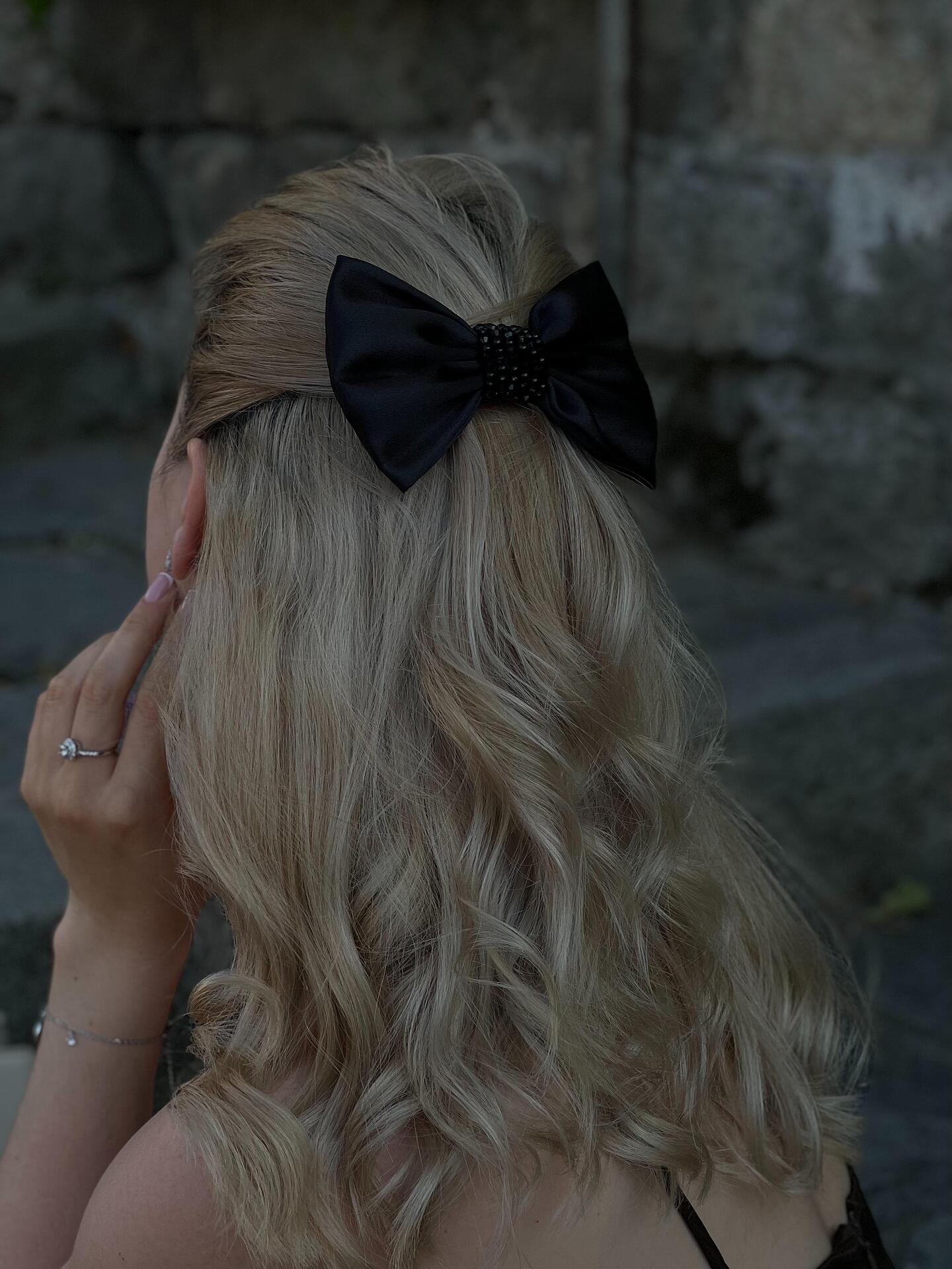White/Black ribbon with pearls and crystals