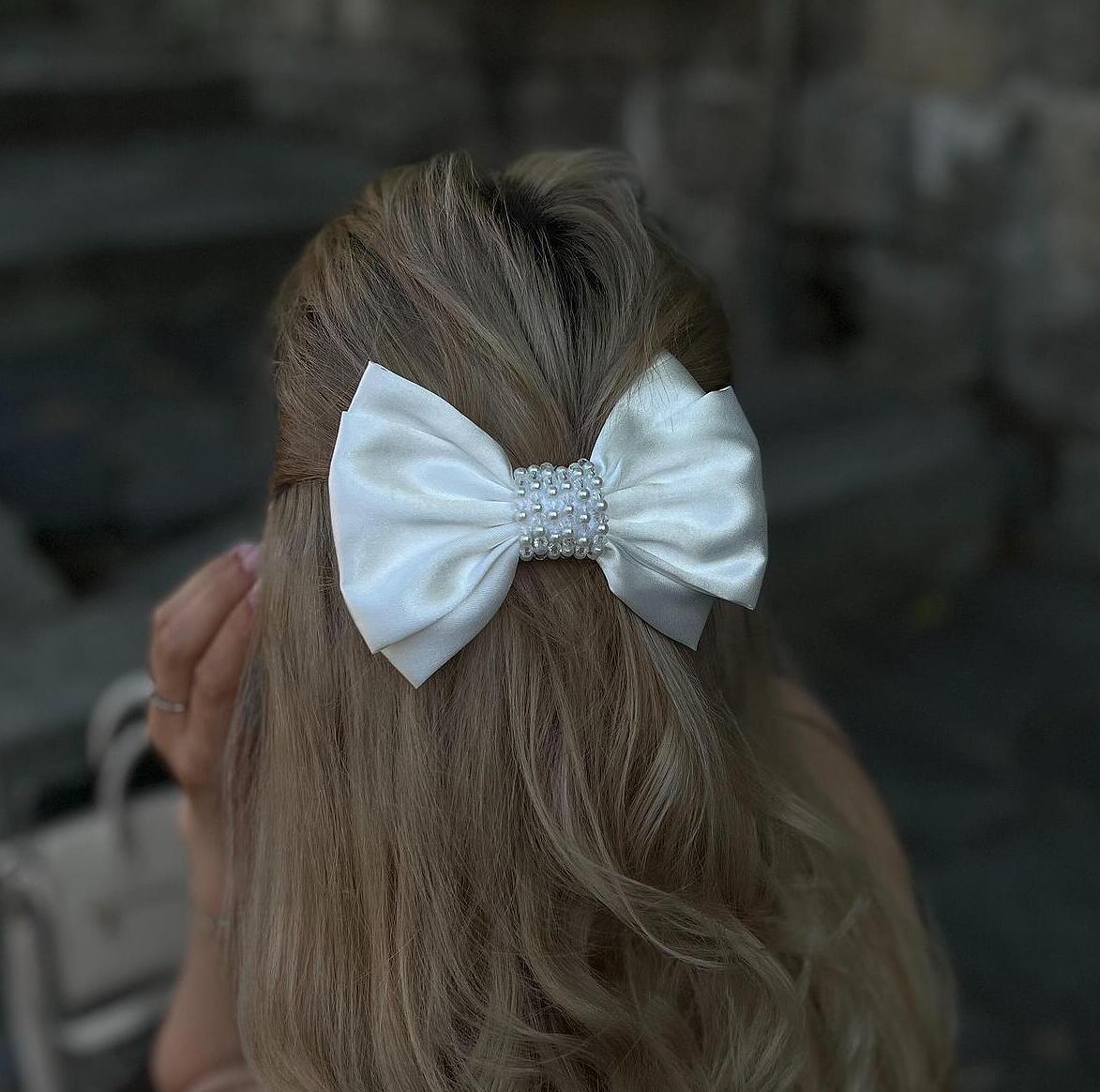 White/Black ribbon with pearls and crystals